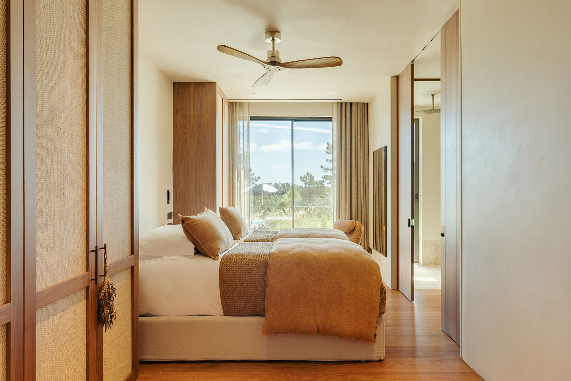 villa-stark_villa_comporta-setubal-portugal_interior-beds-window.jpg