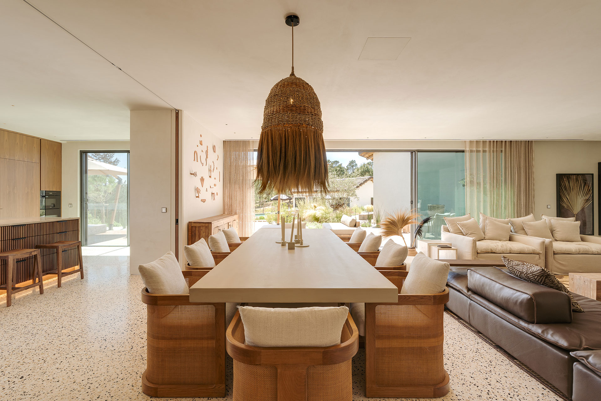 villa-stark_villa_comporta-setubal-portugal_interior-dining-table.jpg