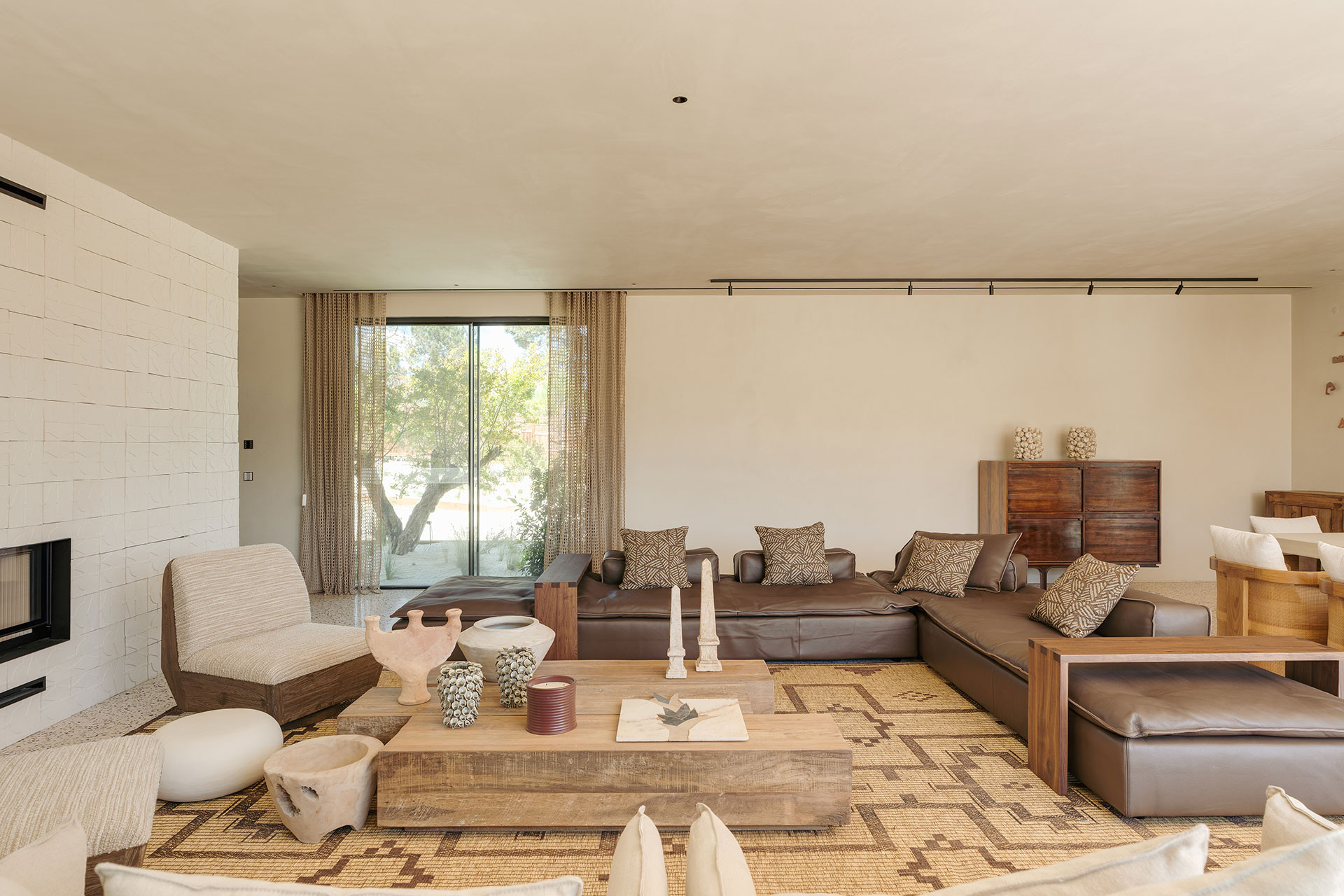 villa-stark_villa_comporta-setubal-portugal_interior-living-room-sofa.jpg