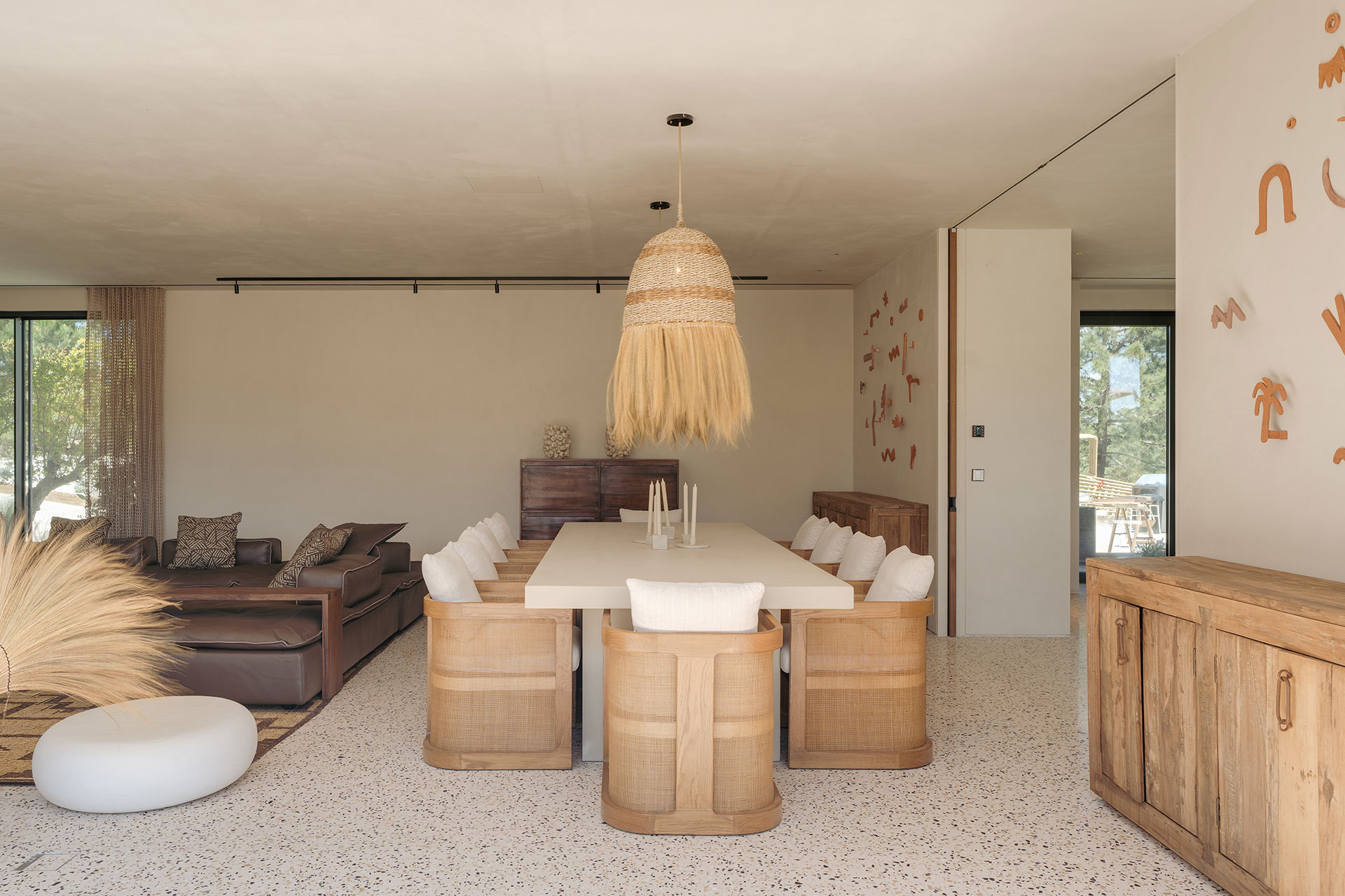 villa-stark_villa_comporta-setubal-portugal_interior-table-design.jpg