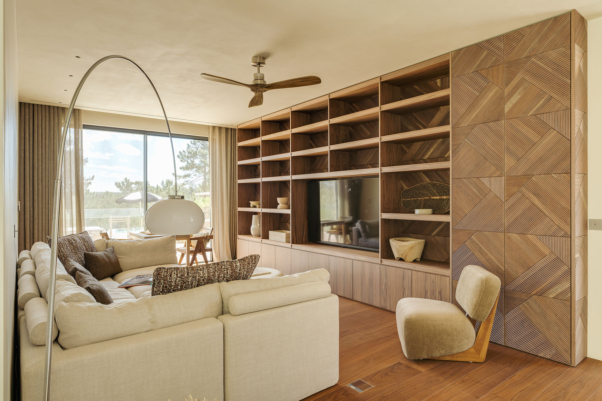 villa-stark_villa_comporta-setubal-portugal_interior-tv-room.jpg