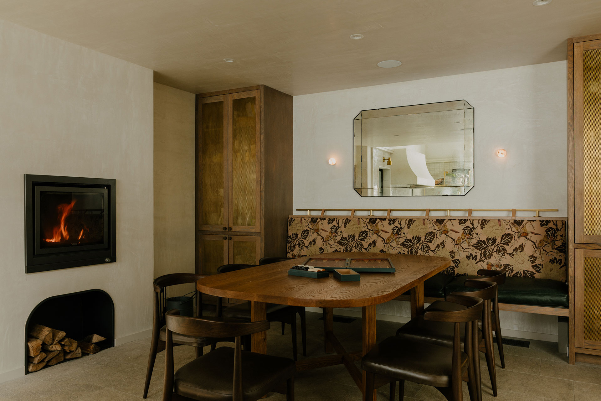 morningside_house_Massachusetts-usa_interior-table-design.jpg