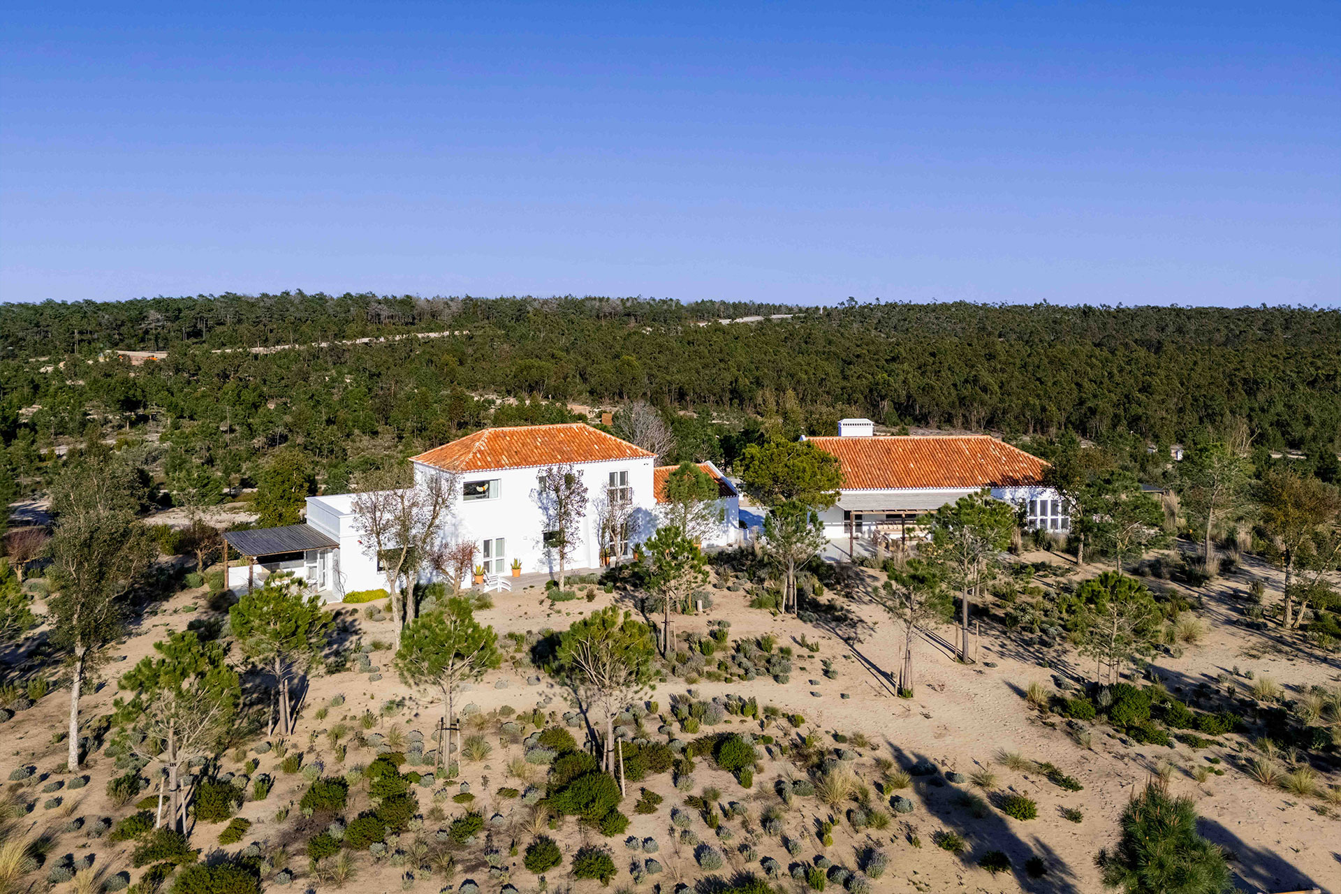 villa-kaba_farmhouse_melides-setubal-portugal_exterior-drone.jpg
