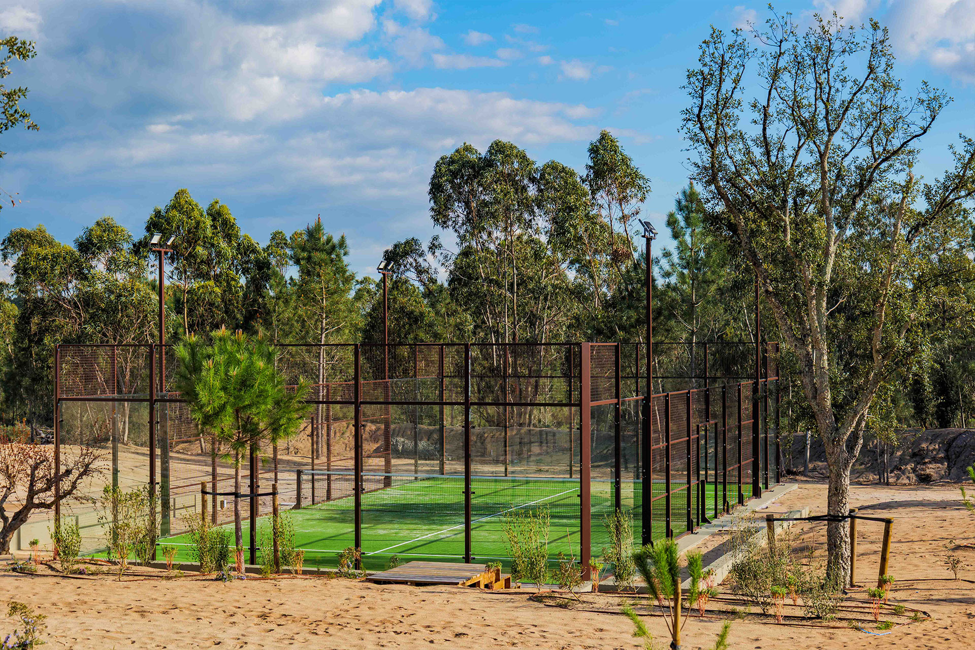 villa-kaba_farmhouse_melides-setubal-portugal_exterior-padel.jpg