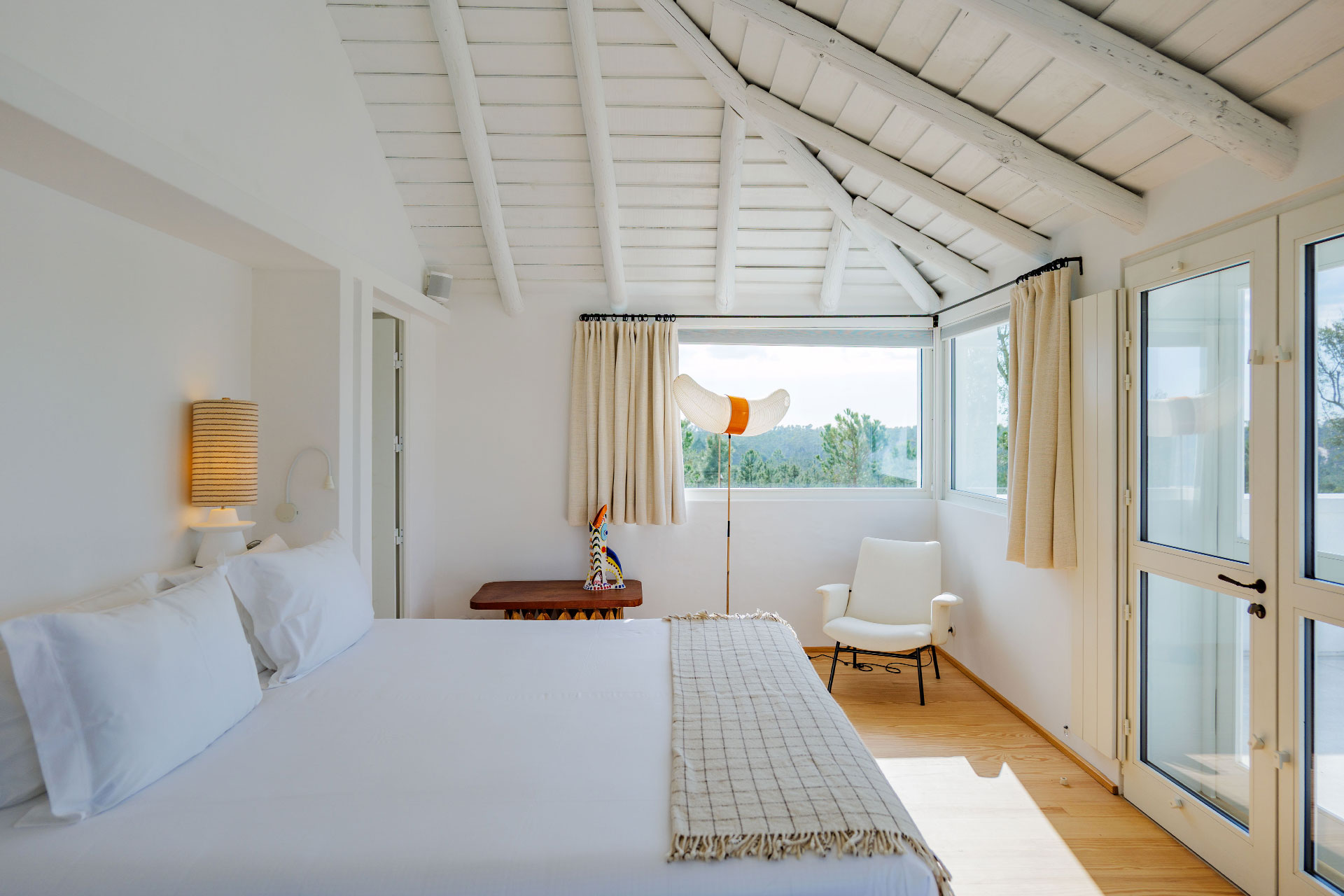 villa-kaba_farmhouse_melides-setubal-portugal_interior-bed-room-design-space.jpg