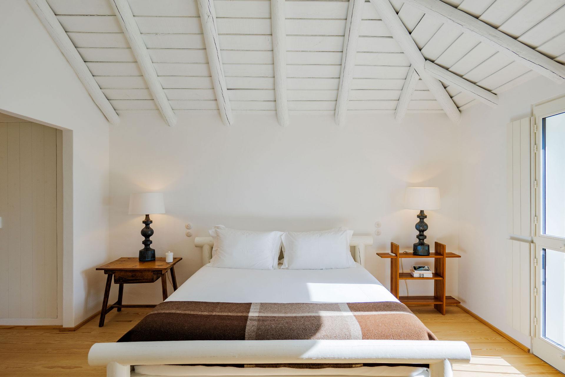 villa-kaba_farmhouse_melides-setubal-portugal_interior-bedroom-design.jpg