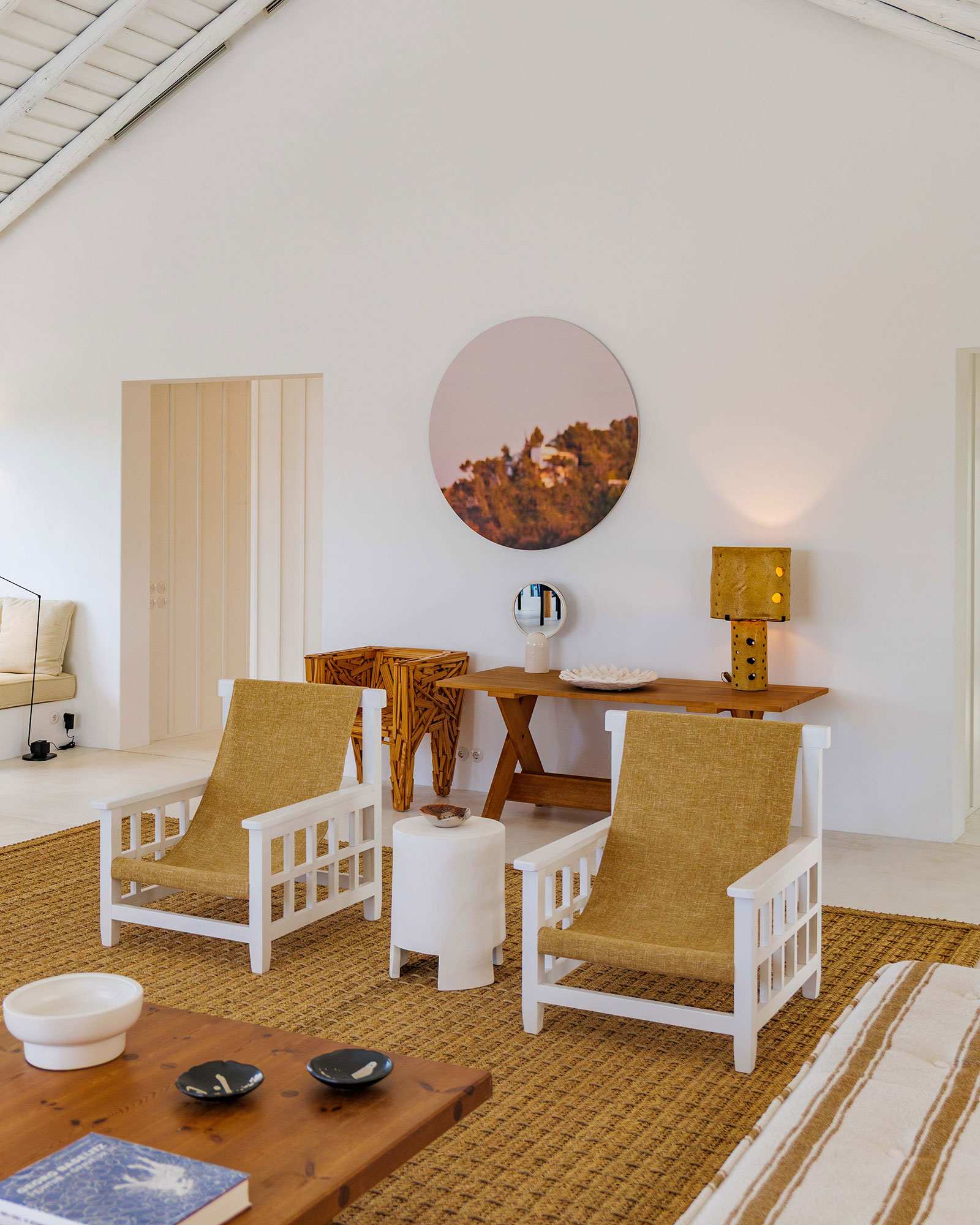villa-kaba_farmhouse_melides-setubal-portugal_interior-chairs.jpg