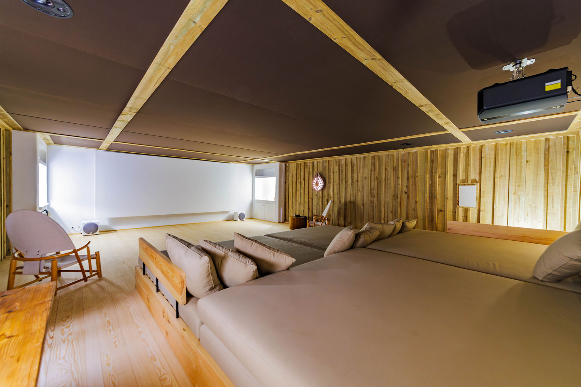 villa-kaba_farmhouse_melides-setubal-portugal_interior-cinema.jpg