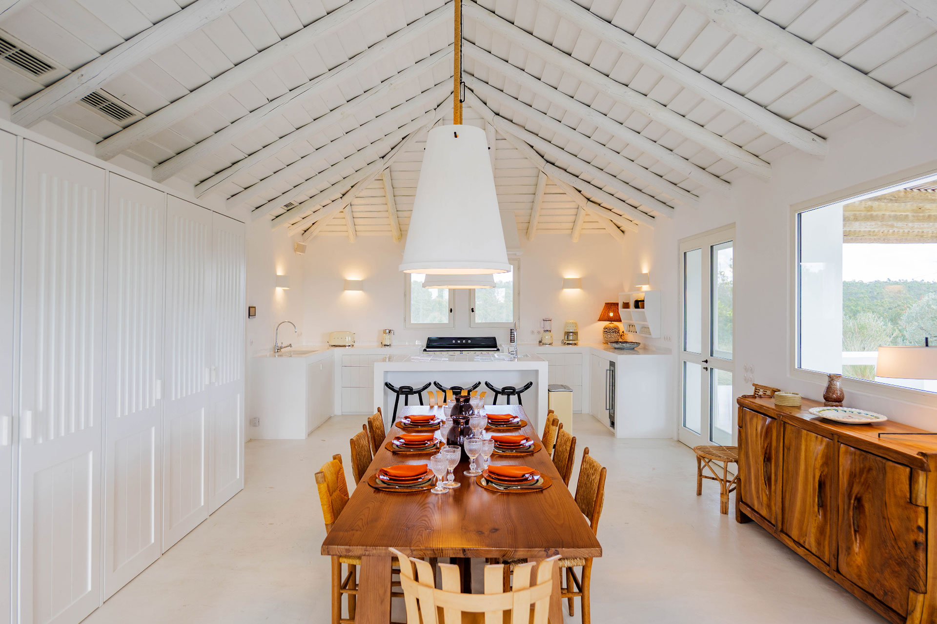 villa-kaba_farmhouse_melides-setubal-portugal_interior-kitchen-table.jpg
