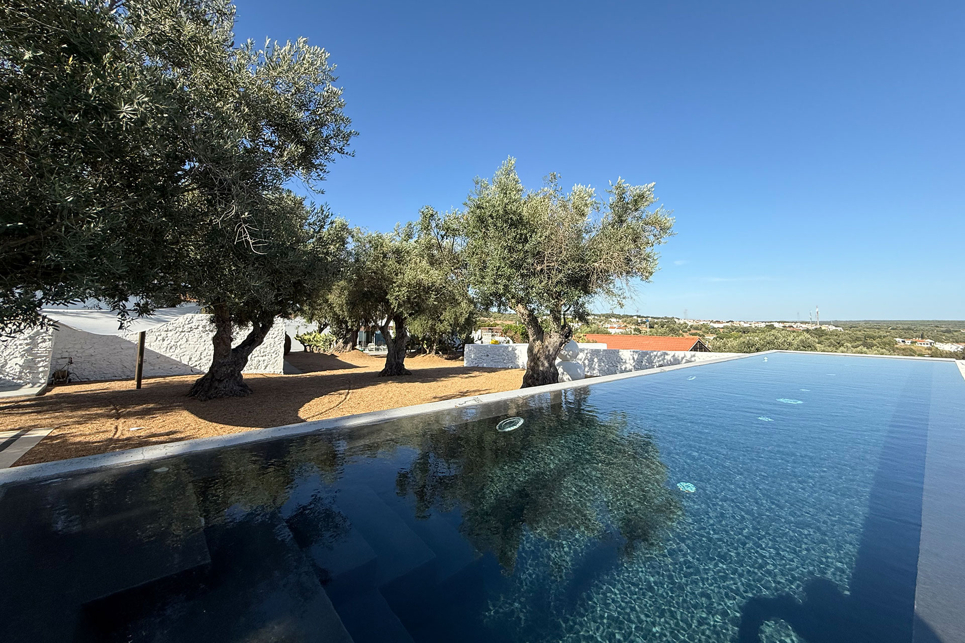 casa-da-matriz_villa_setubal-portugal_exterior-pool.jpg