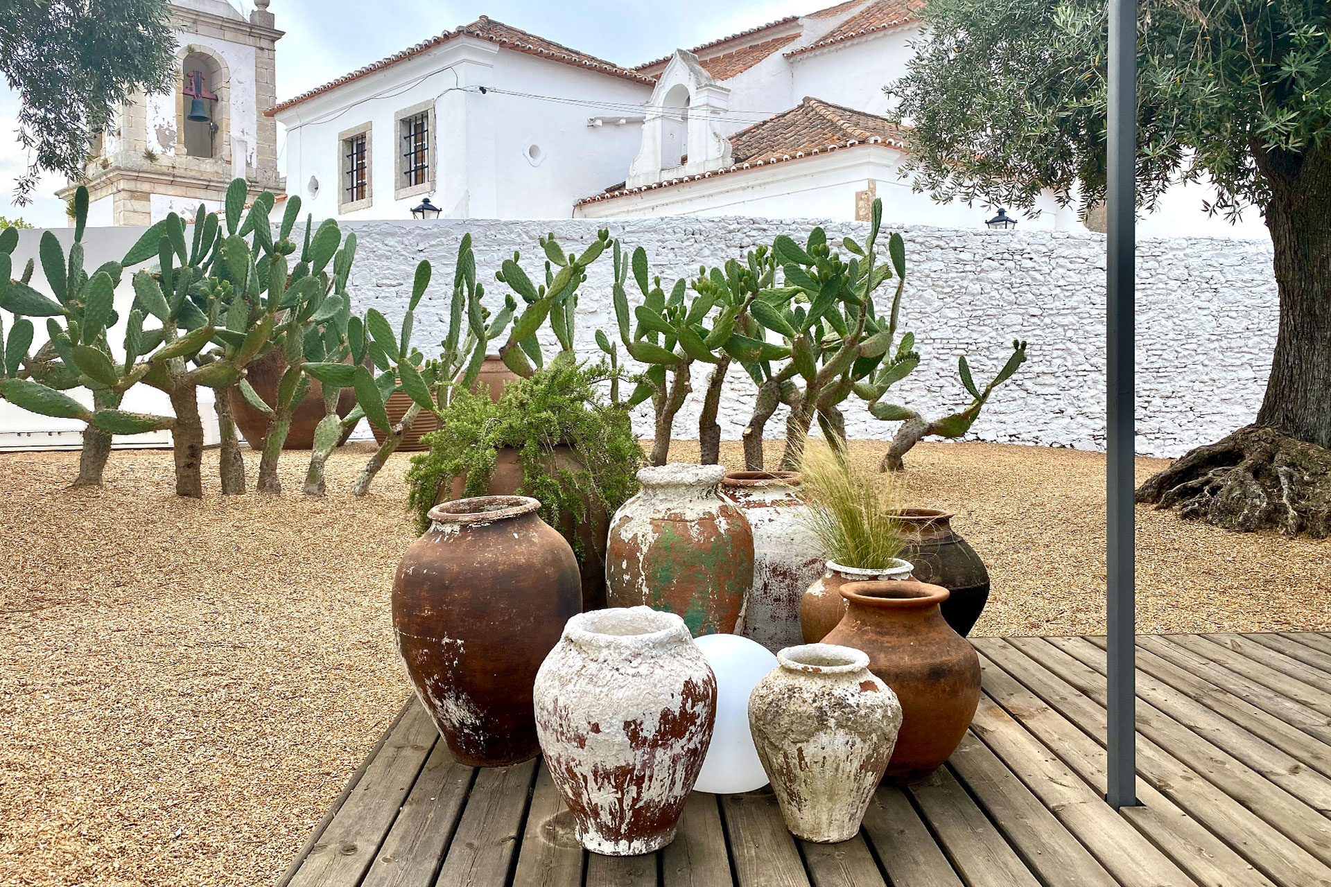 casa-da-matriz_villa_setubal-portugal_exterior-terrace-detail.jpg