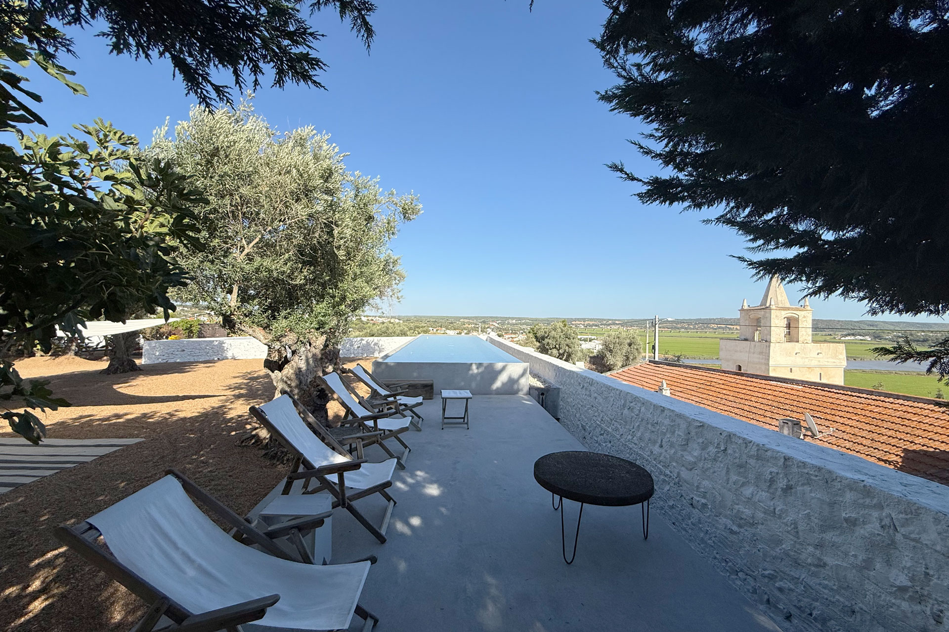 casa-da-matriz_villa_setubal-portugal_exterior-view.jpg