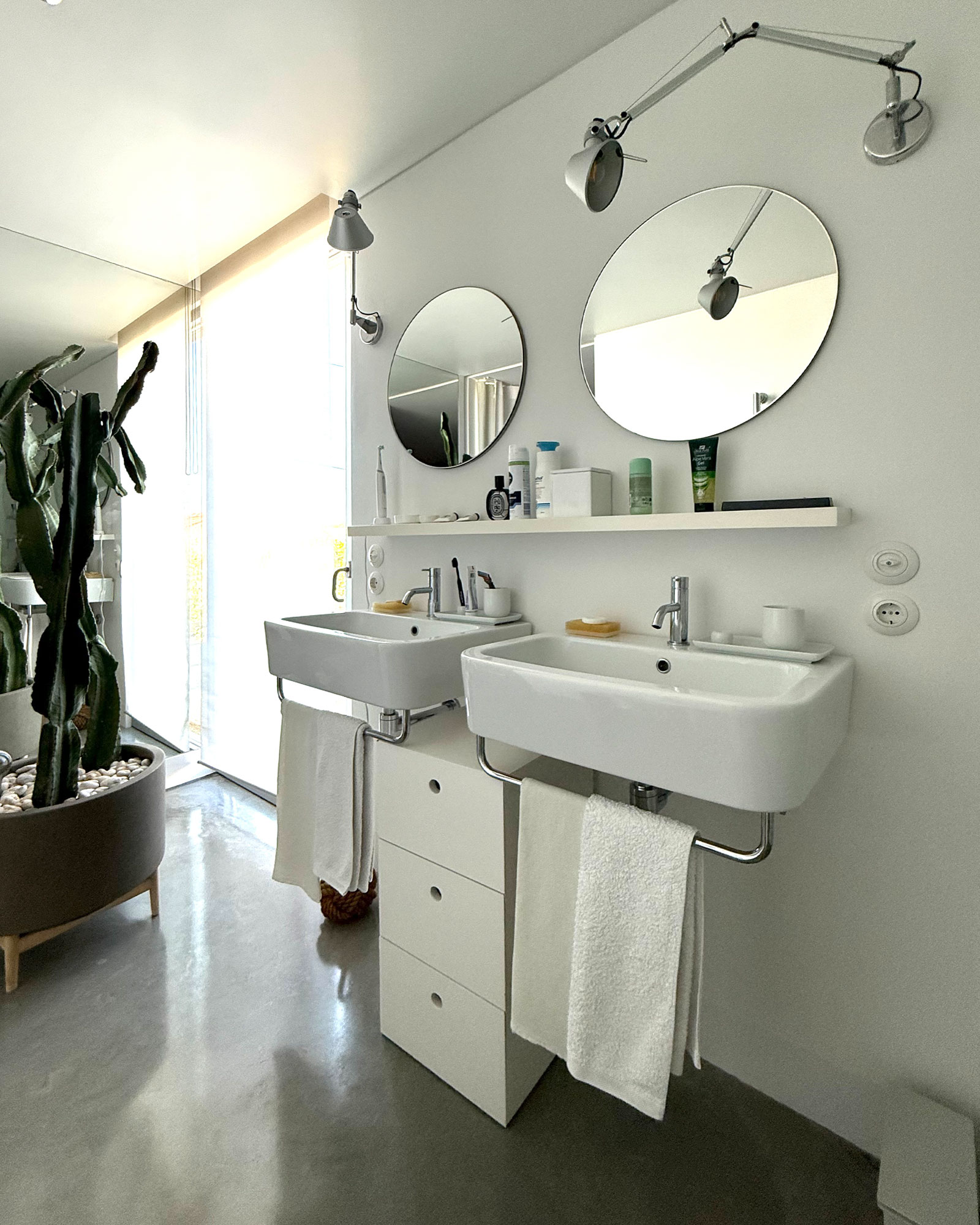casa-da-matriz_villa_setubal-portugal_interior-bathroom.jpg