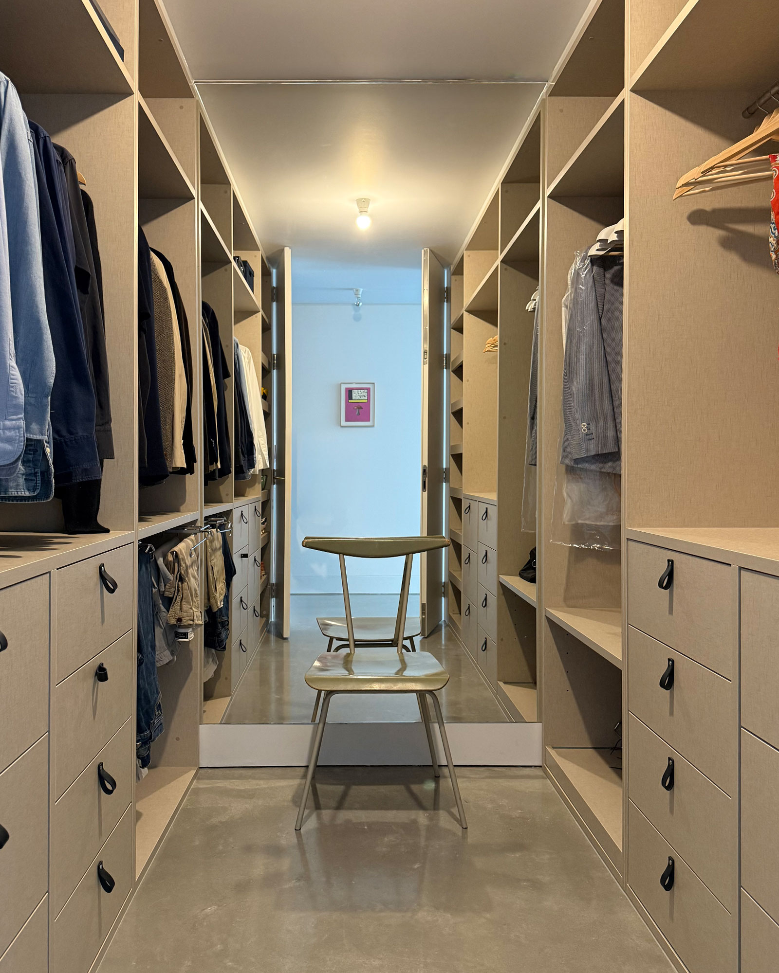 casa-da-matriz_villa_setubal-portugal_interior-closet.jpg