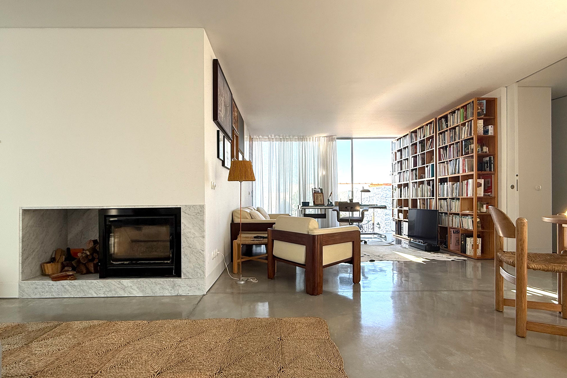 casa-da-matriz_villa_setubal-portugal_interior-living.jpg