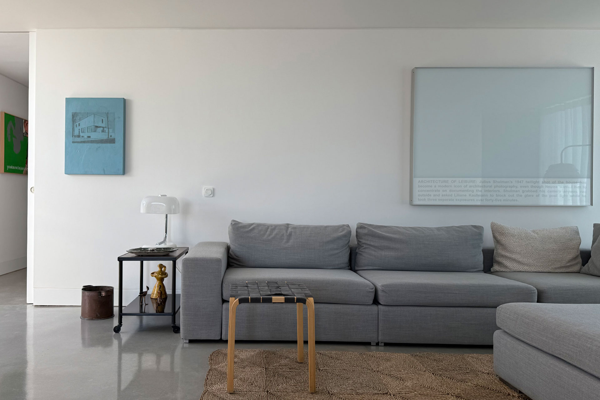 casa-da-matriz_villa_setubal-portugal_interior-living-room-sofa.jpg