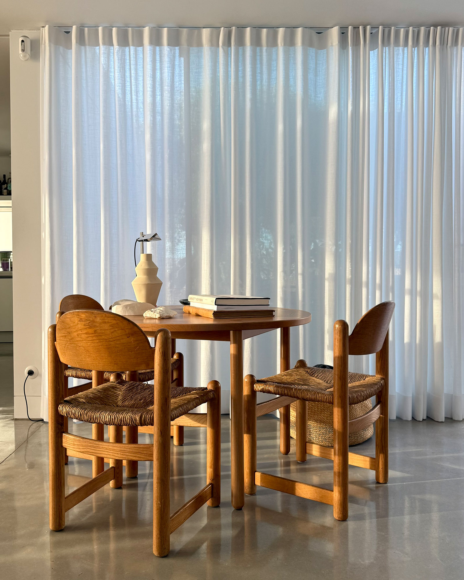 casa-da-matriz_villa_setubal-portugal_interior-table-design.jpg