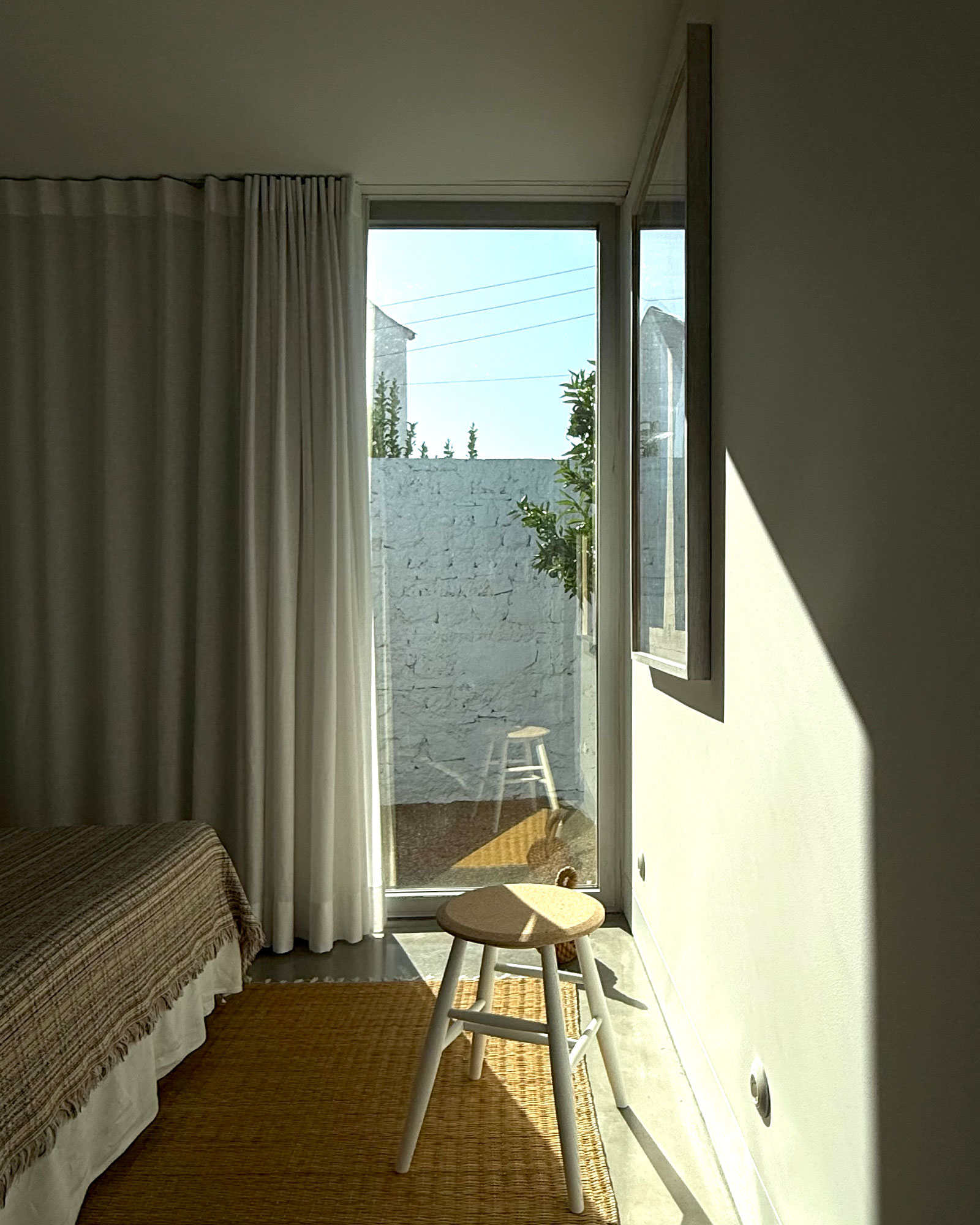 casa-da-matriz_villa_setubal-portugal_interior-window.jpg
