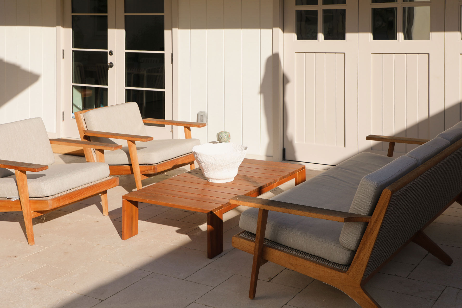 heron-artist-casita_house_LA-california-usa_exterior-seating.jpg