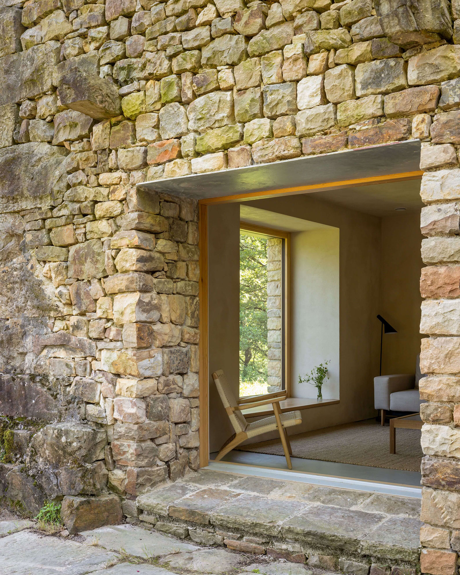 casa-minima_house_selaya-Cantabria-spain_exterior-stone.jpg