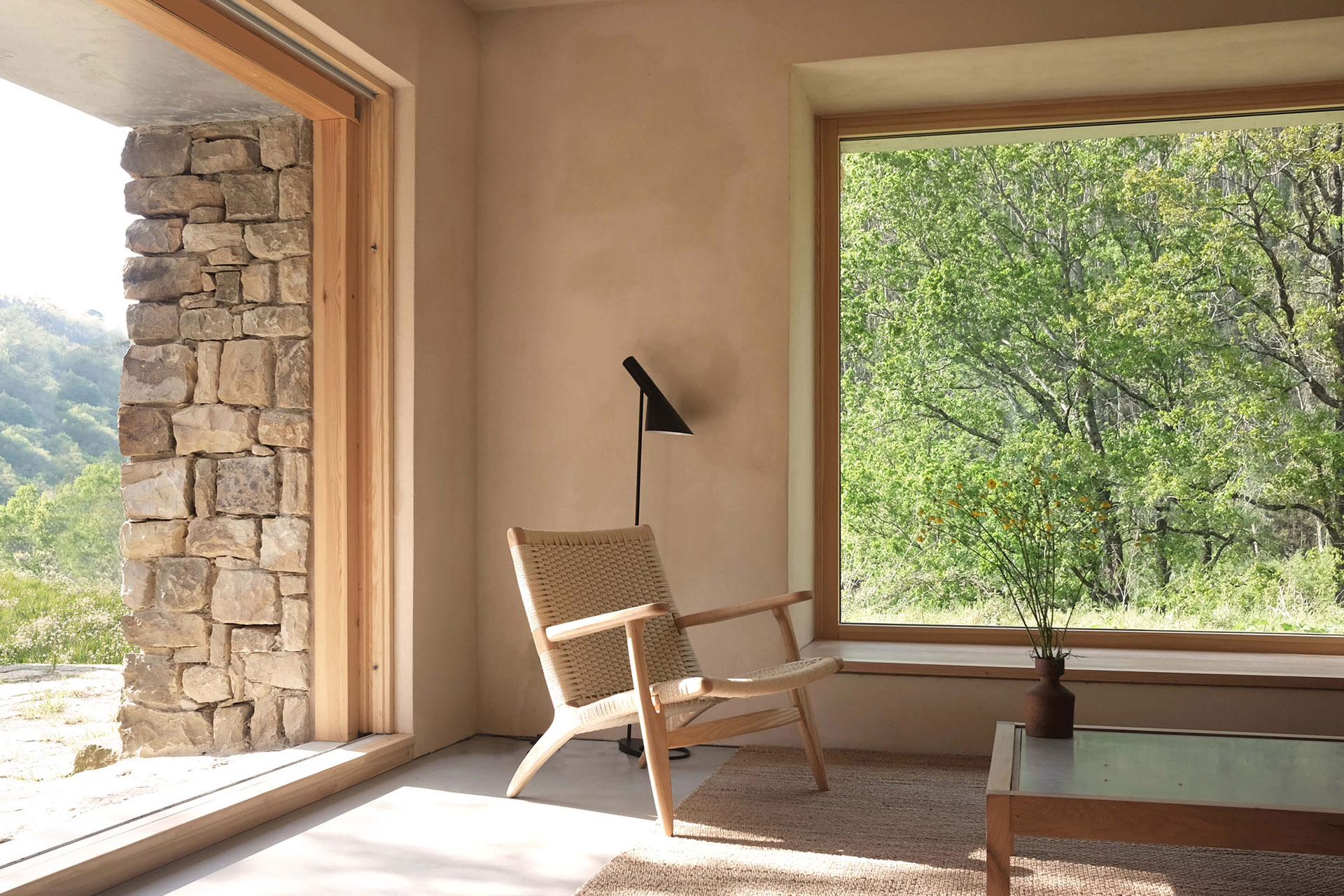 casa-minima_house_selaya-Cantabria-spain_interior-chair.jpg