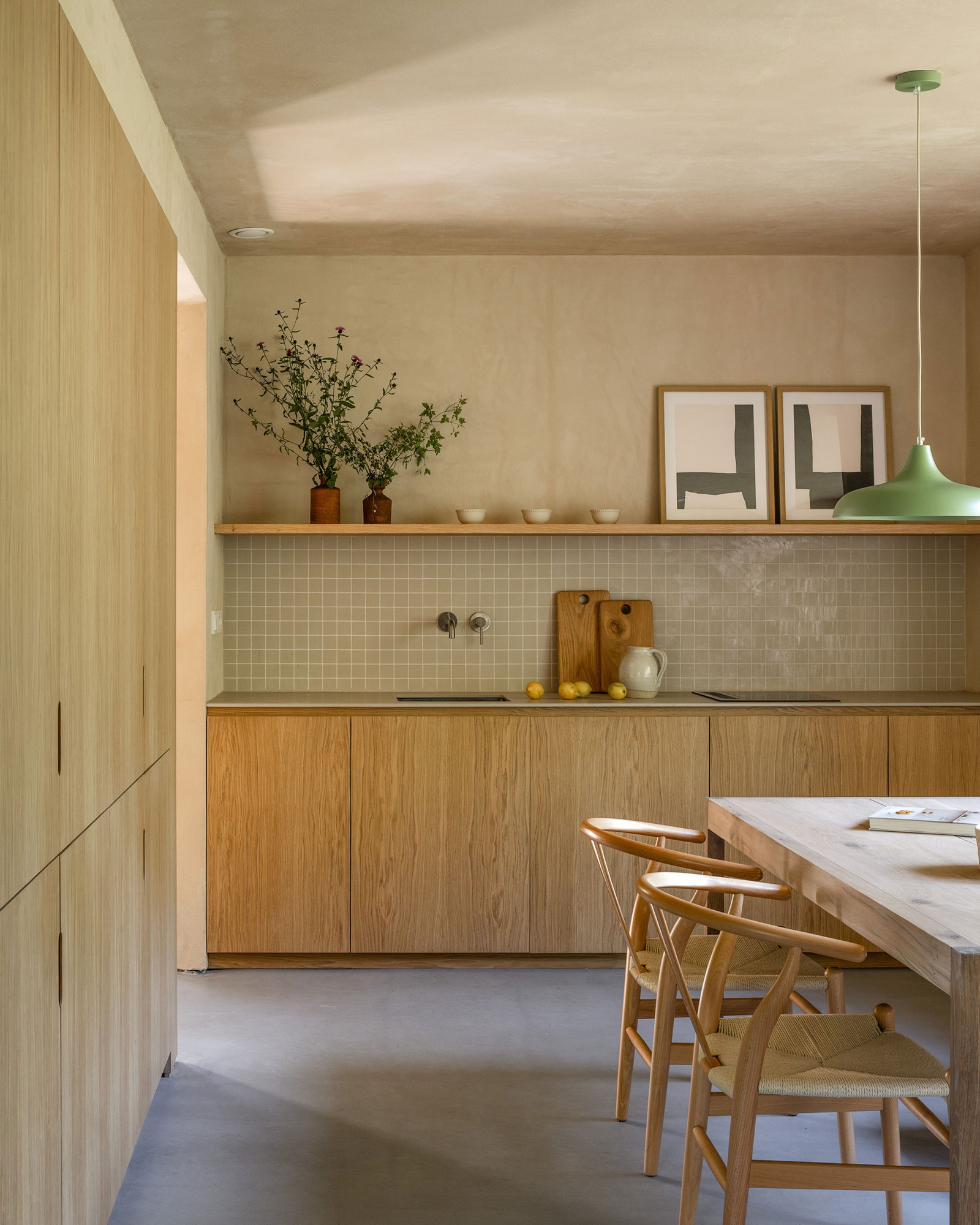 casa-minima_house_selaya-Cantabria-spain_interior-kitchen-design.jpg