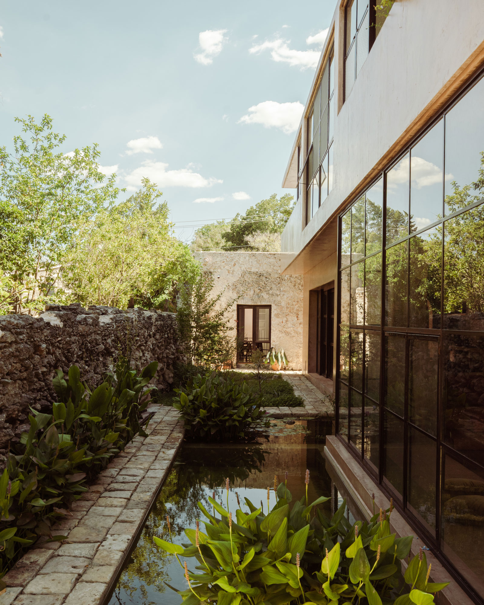 agua-en-flor-by-boutique_townhouse_merida-mexico_exterior-detail.jpg