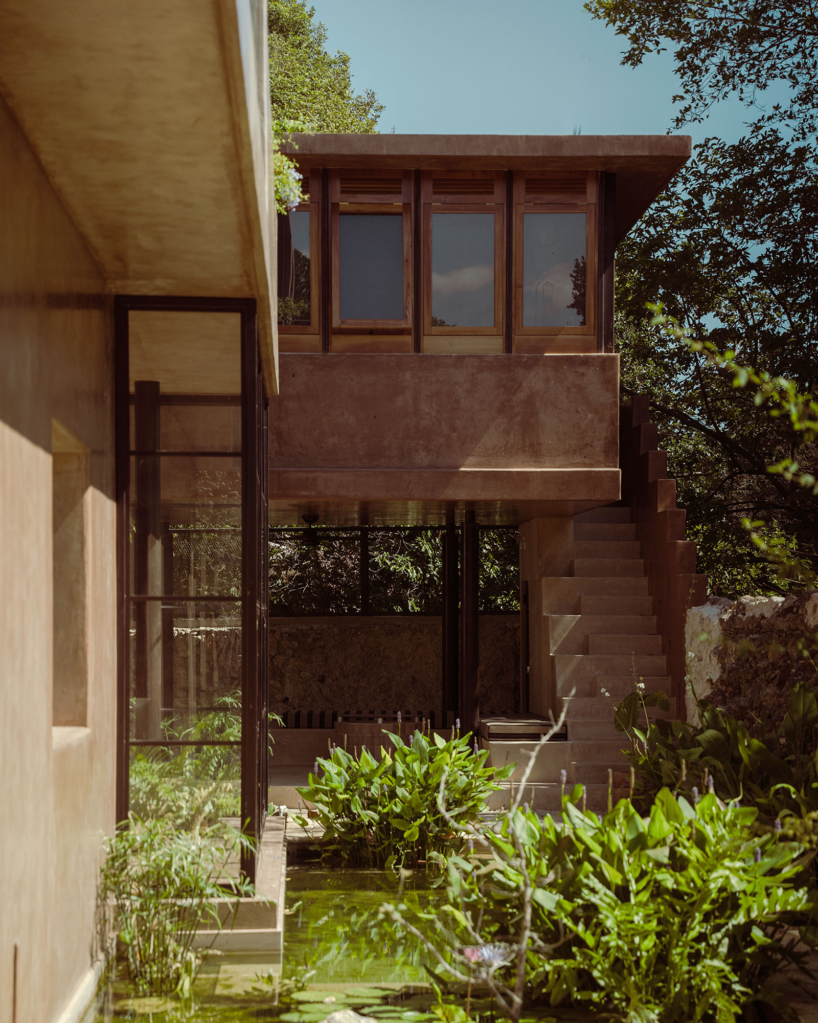 agua-en-flor-by-boutique_townhouse_merida-mexico_exterior-facade.jpg