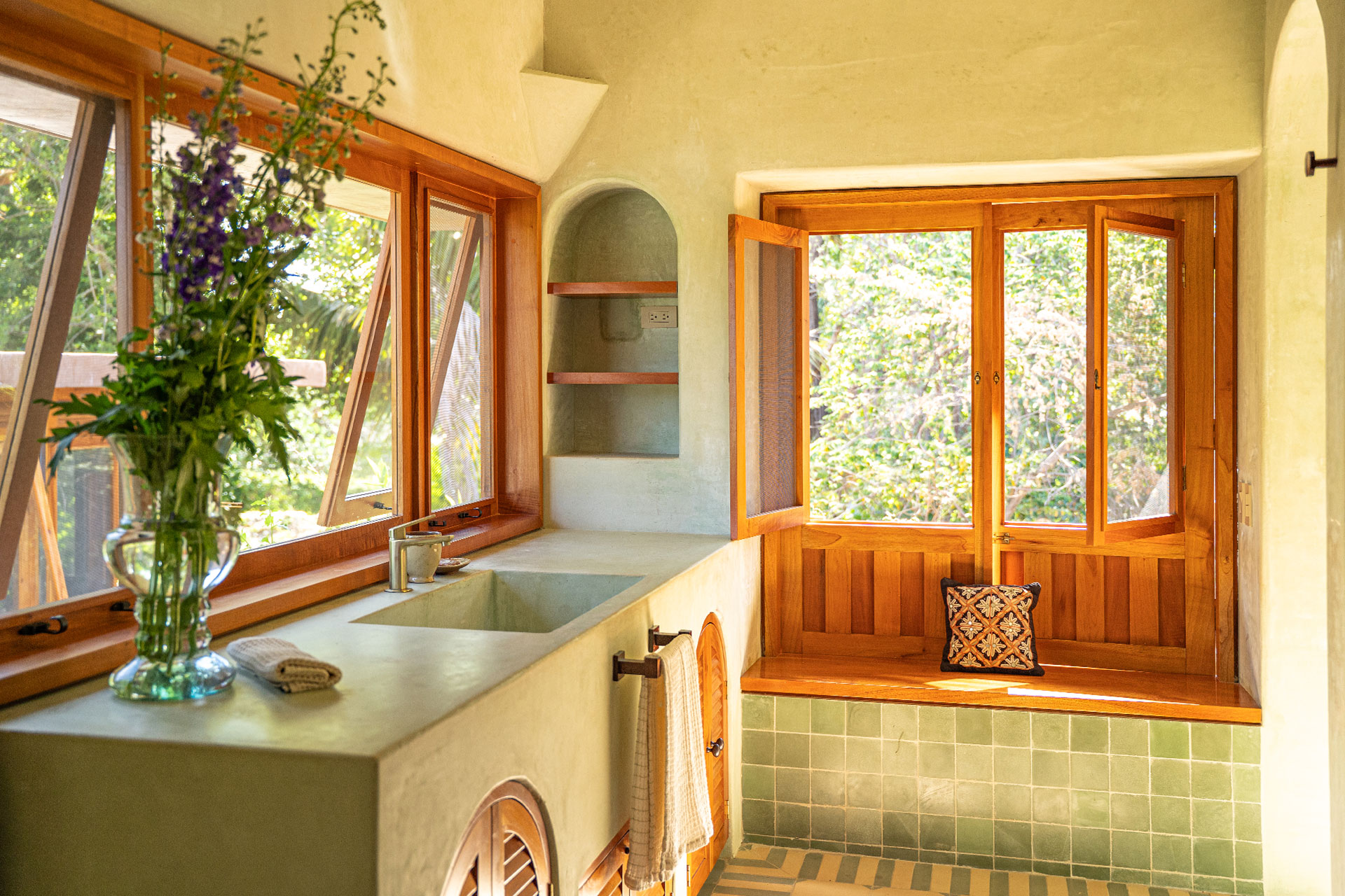 agua-en-flor-by-boutique_townhouse_merida-mexico_interior-bathroom.jpg