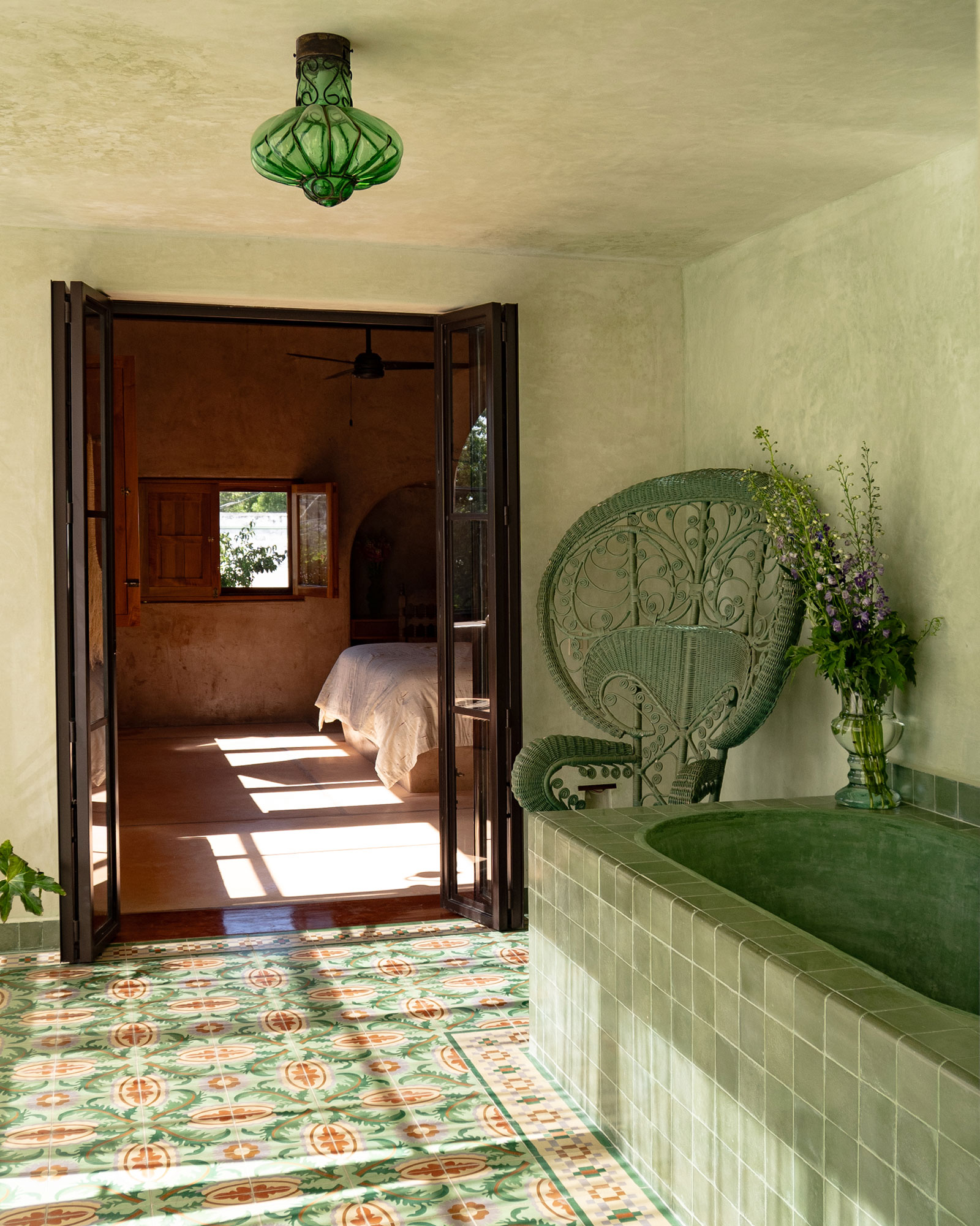 agua-en-flor-by-boutique_townhouse_merida-mexico_interior-bed-room-bath.jpg