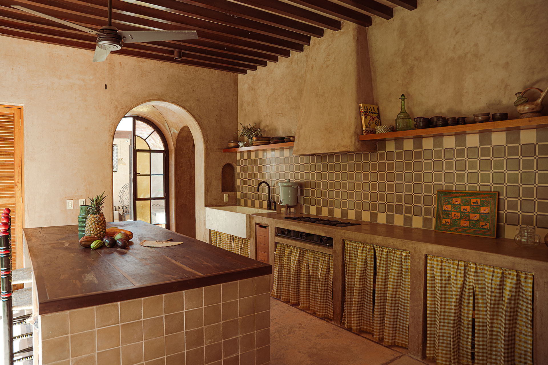 agua-en-flor-by-boutique_townhouse_merida-mexico_interior-kitchen-space.jpg