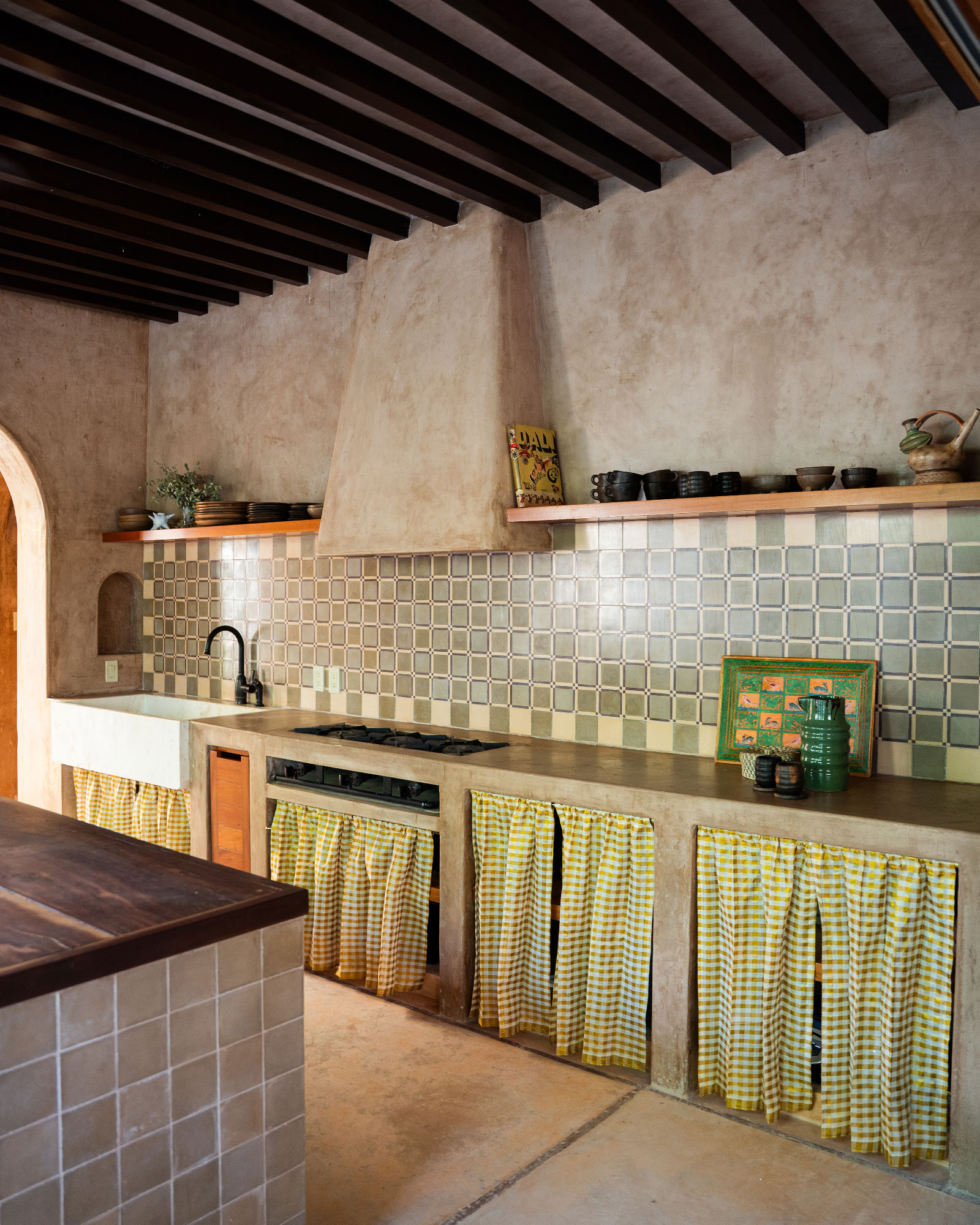 agua-en-flor-by-boutique_townhouse_merida-mexico_interior-space-kitchen.jpg