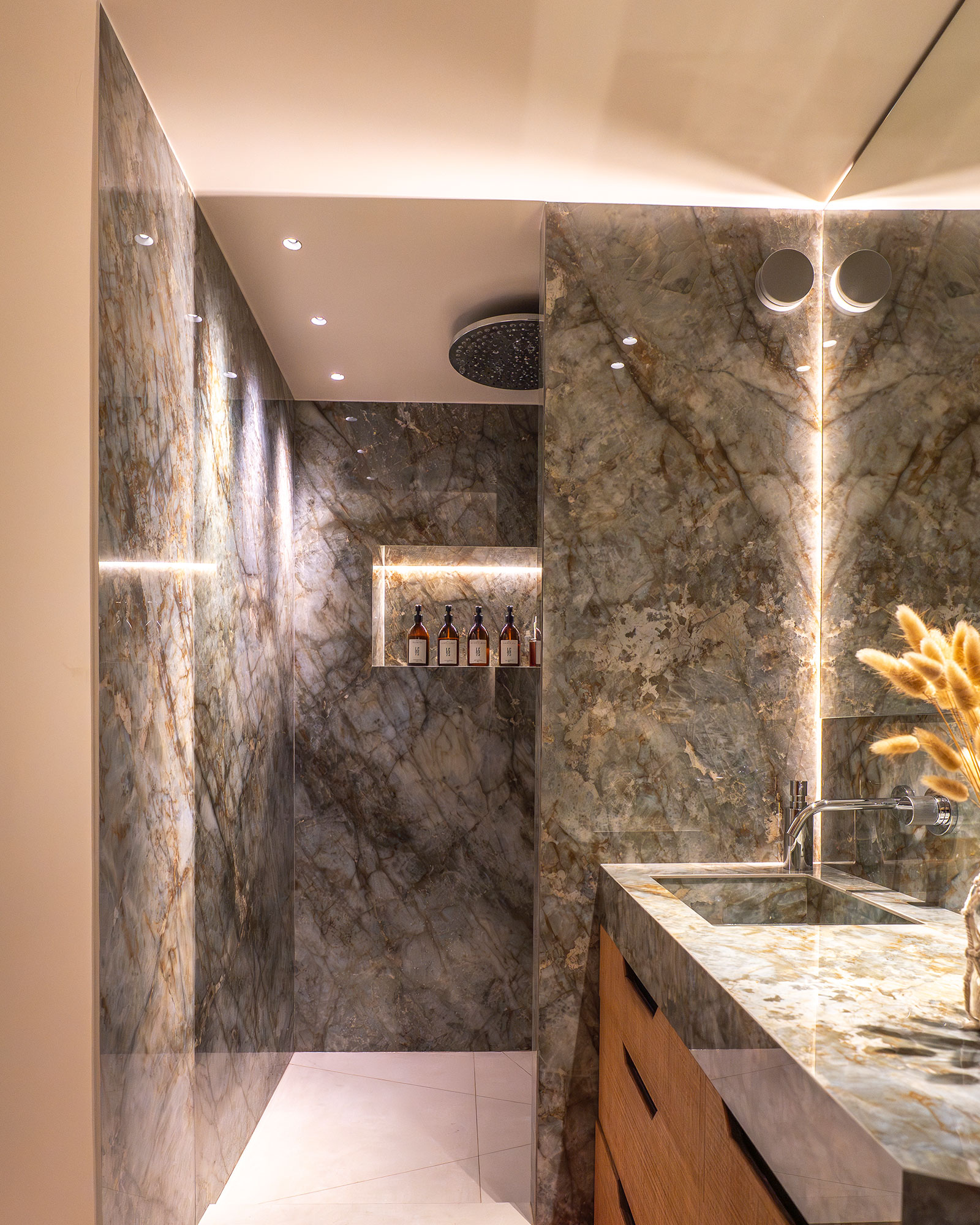 the-atelier-residence_apartment_paris-france_interior-bath-room-shower.jpg