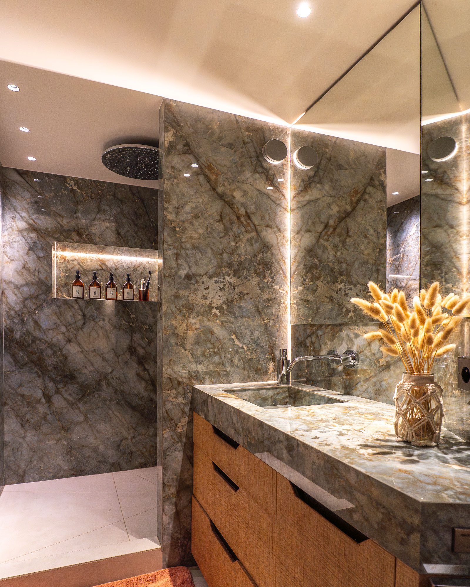 the-atelier-residence_apartment_paris-france_interior-bathroom-shower.jpg