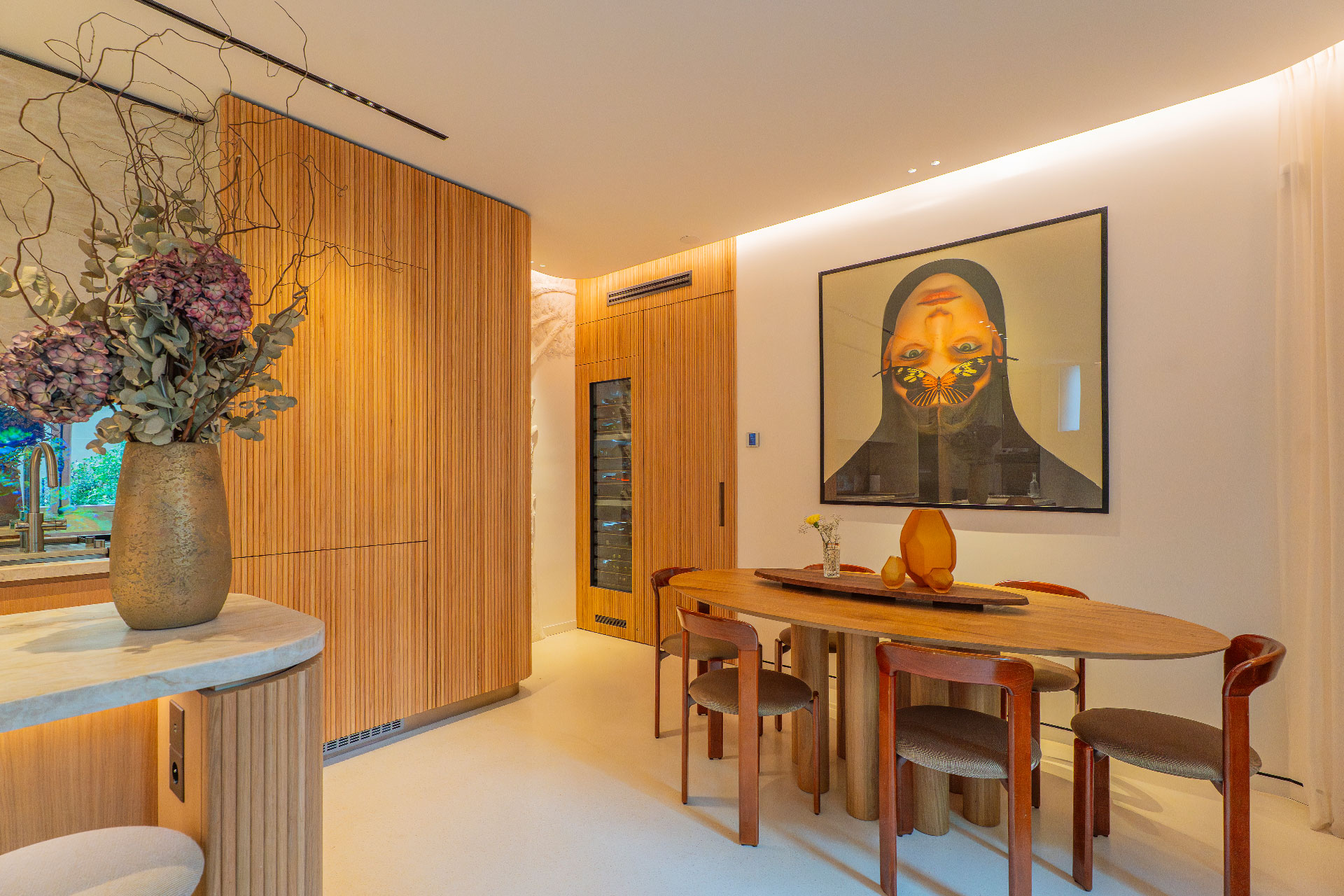the-atelier-residence_apartment_paris-france_interior-dining-table.jpg