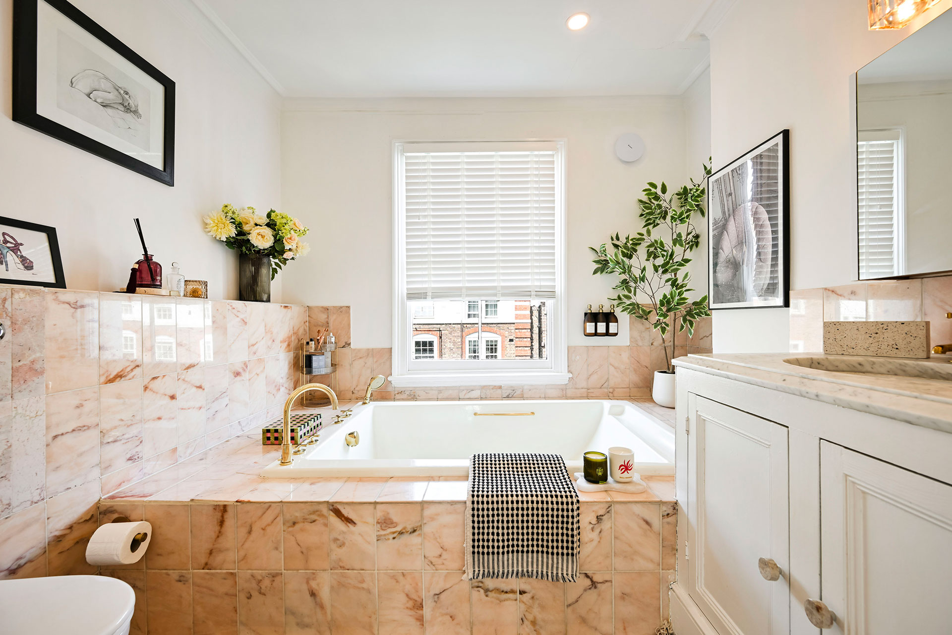 chelsea-town-house_townhouse_england-uk_interior-bathroom-tub.jpg