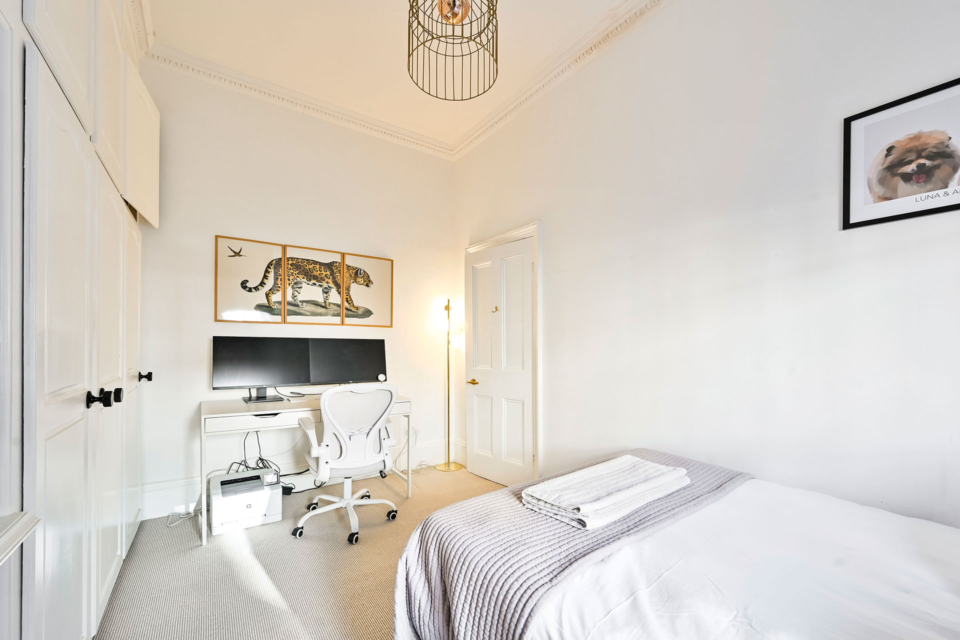 chelsea-town-house_townhouse_england-uk_interior-bedroom-space.jpg