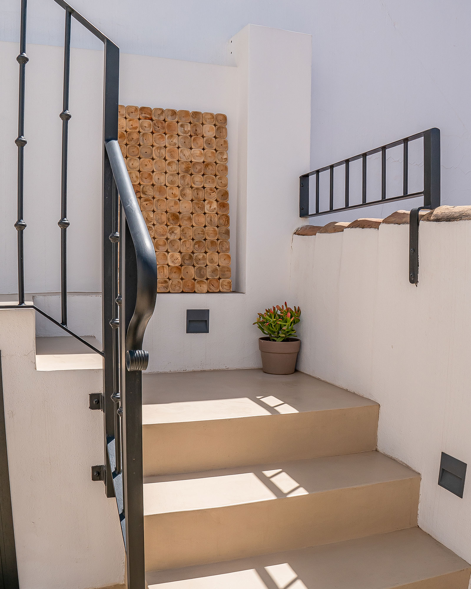 casa-luna-de-miel_townhouse_andalucia-spain_exterior-detail.jpg