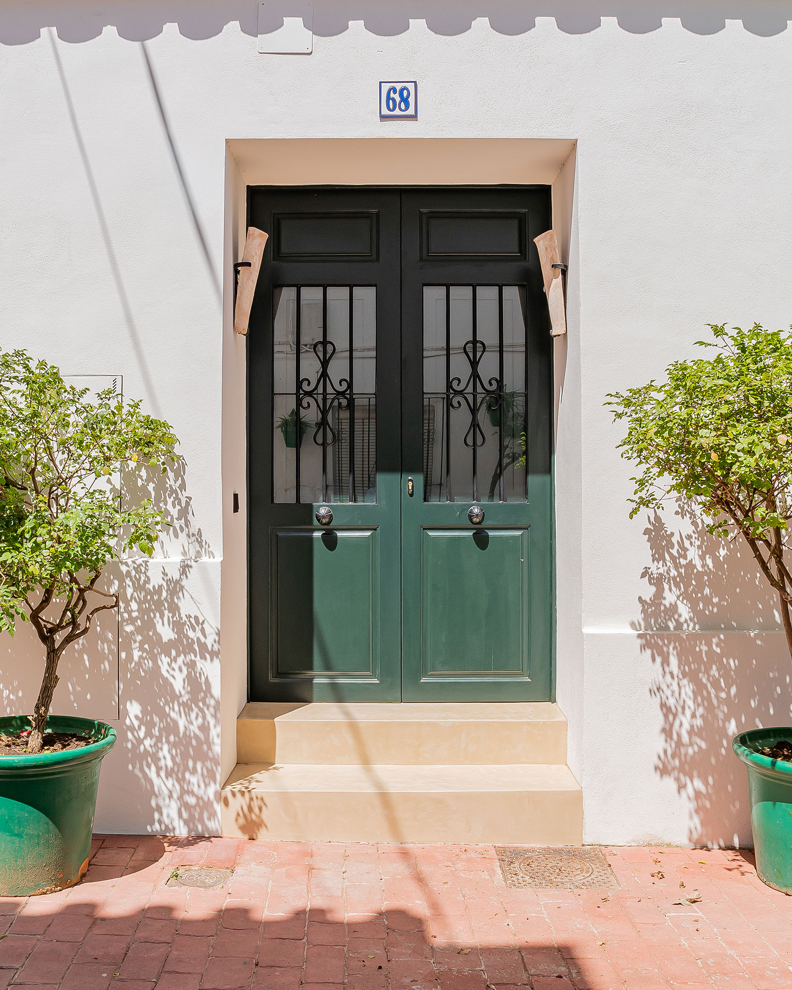 casa-luna-de-miel_townhouse_andalucia-spain_exterior-door.jpg