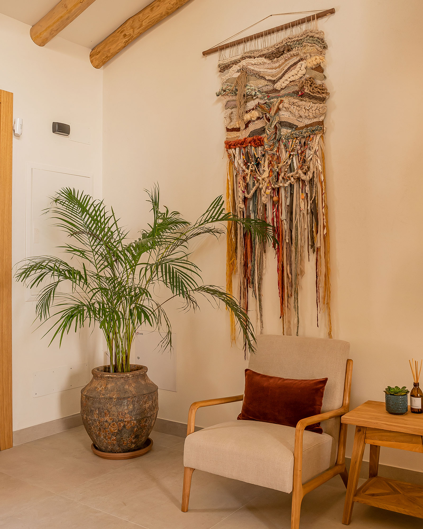 casa-luna-de-miel_townhouse_andalucia-spain_interior-chair.jpg