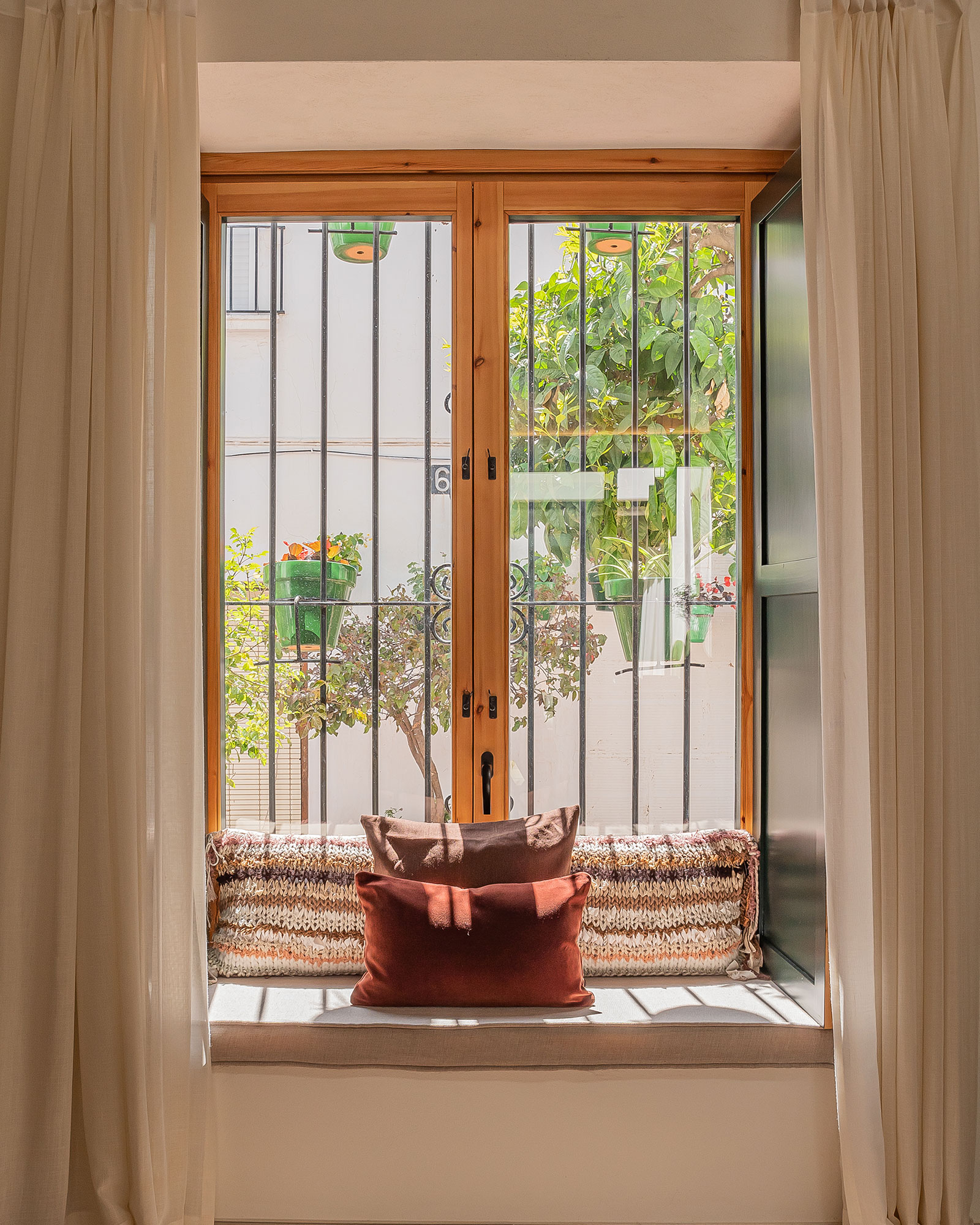 casa-luna-de-miel_townhouse_andalucia-spain_interior-window.jpg