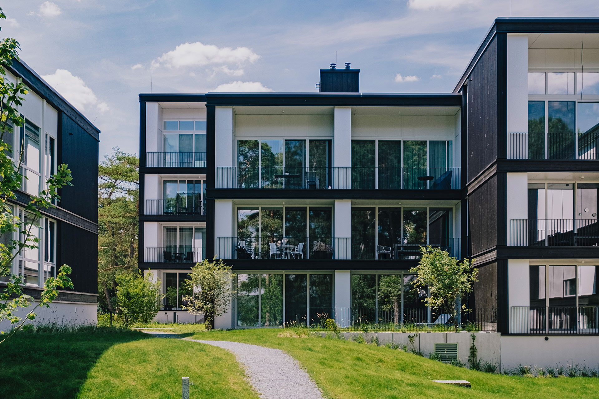the-chipp-lakeside-design-apartment_apartment_Brandenburg-germany_exterior-facade.jpg