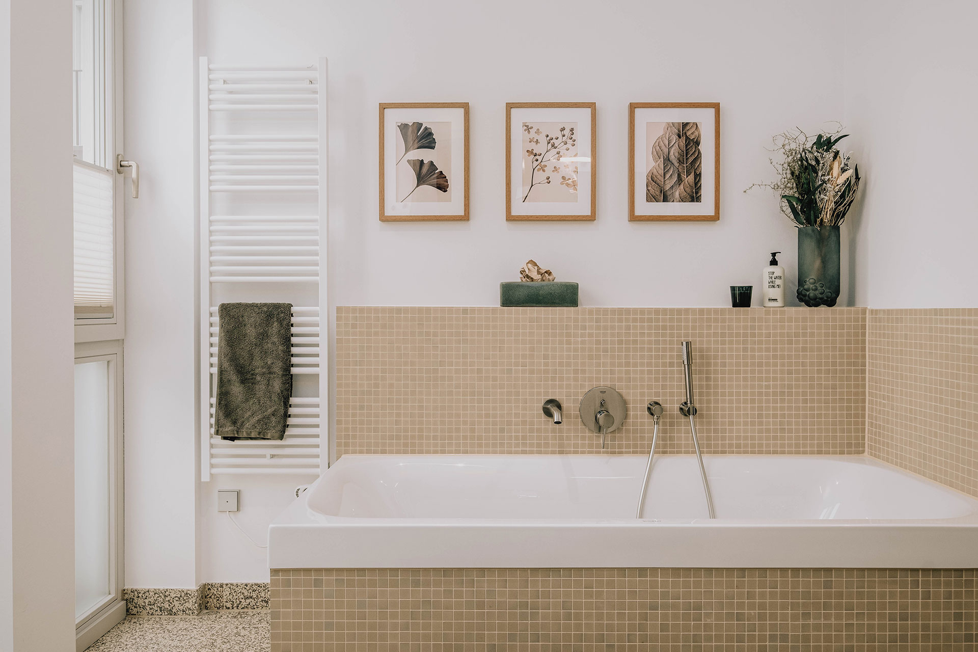 the-chipp-lakeside-design-apartment_apartment_Brandenburg-germany_interior-bathroom.jpg
