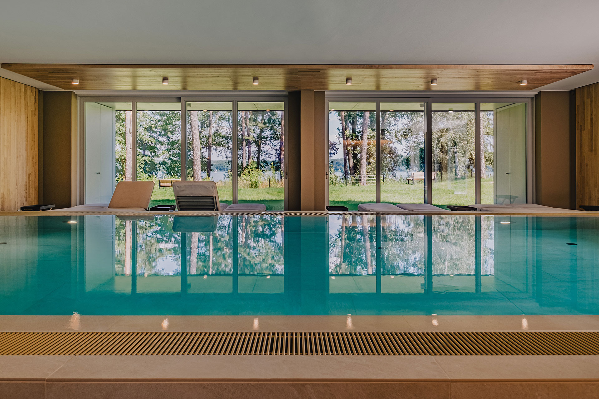 the-chipp-lakeside-design-apartment_apartment_Brandenburg-germany_interior-pool-space.jpg