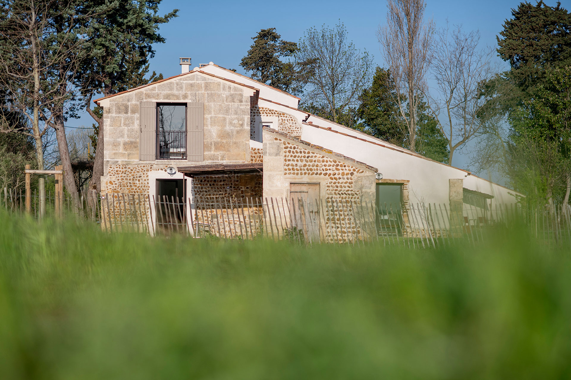 mas-celeste_farmhouse_arles-france_exterior-facade.jpg