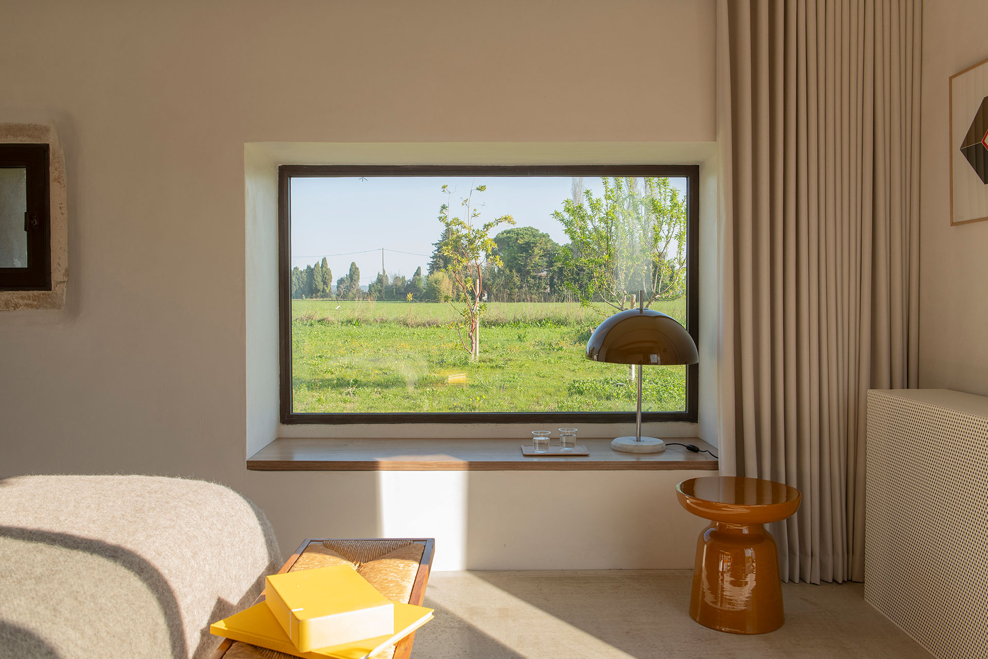 mas-celeste_farmhouse_arles-france_interior.jpg