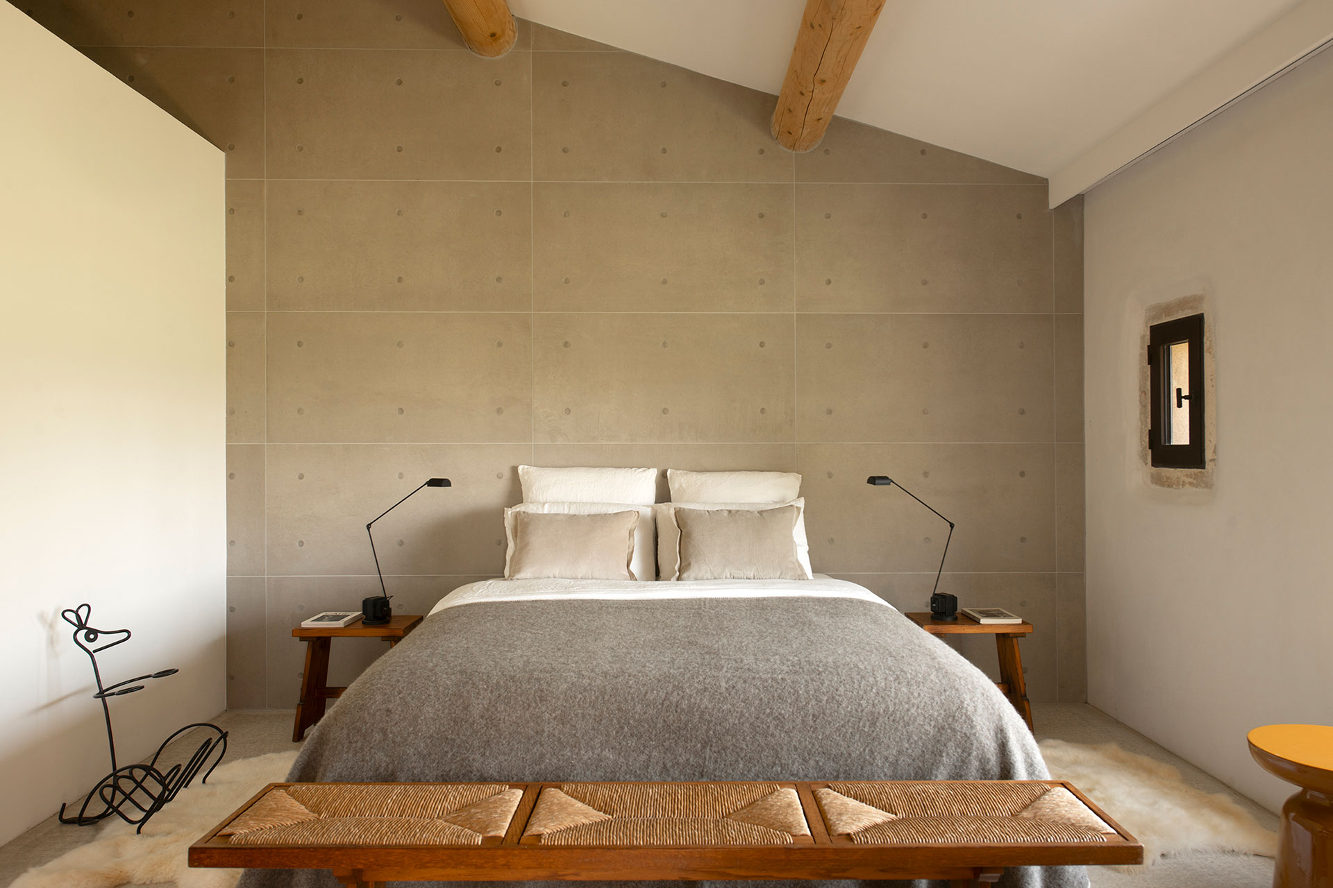 mas-celeste_farmhouse_arles-france_interior-bedroom.jpg