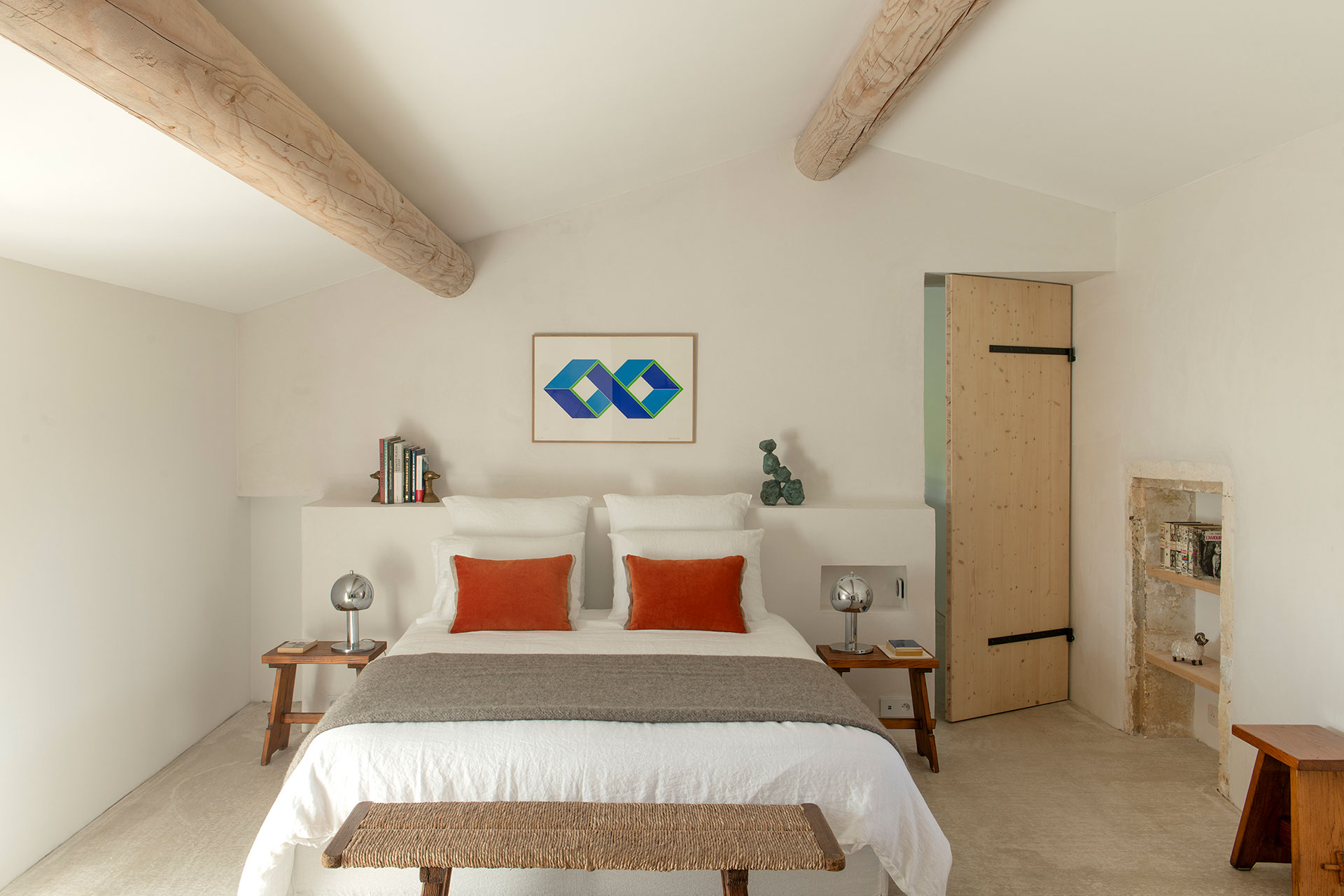 mas-celeste_farmhouse_arles-france_interior-bedroom-design.jpg