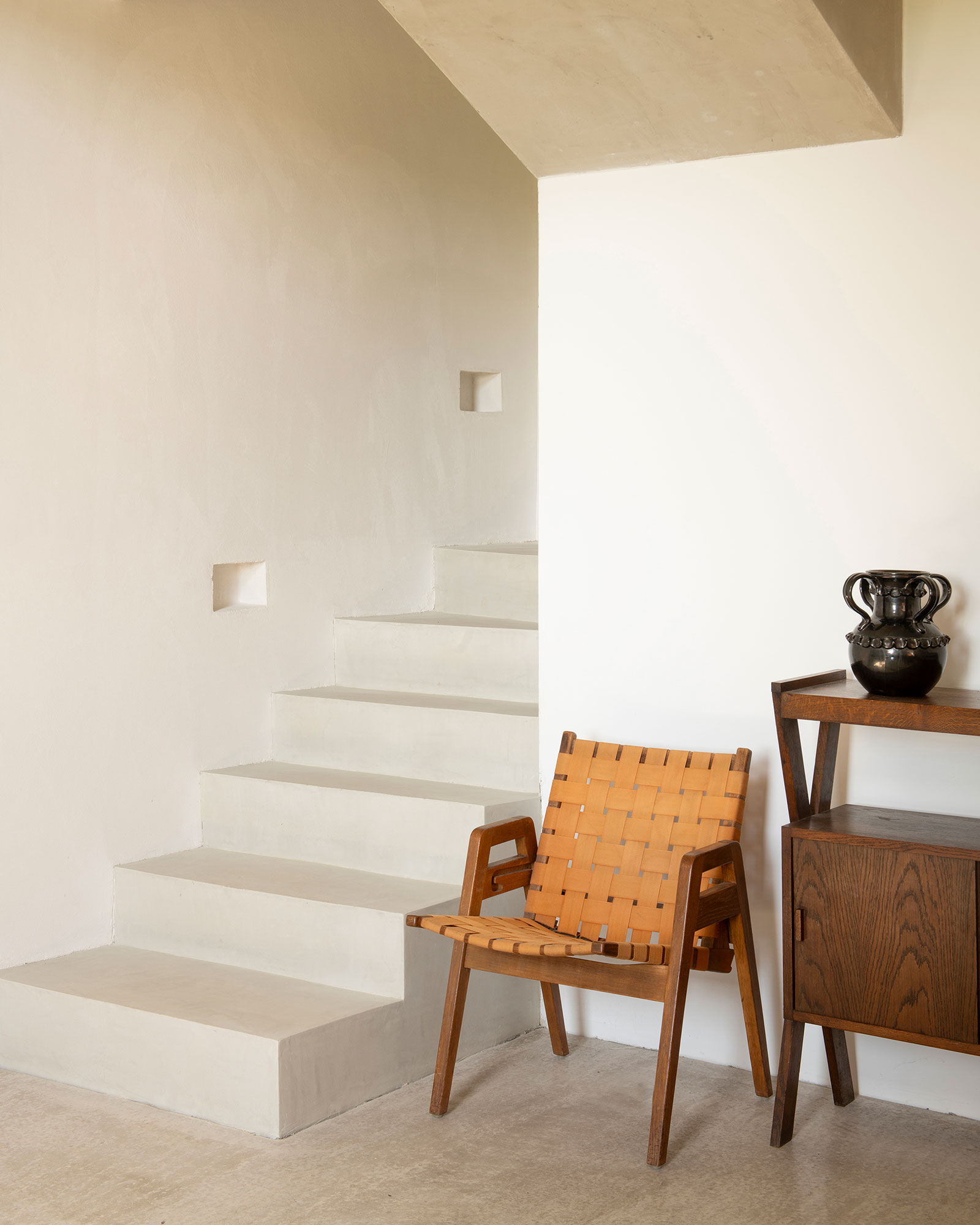 mas-celeste_farmhouse_arles-france_interior-chair-detail.jpg
