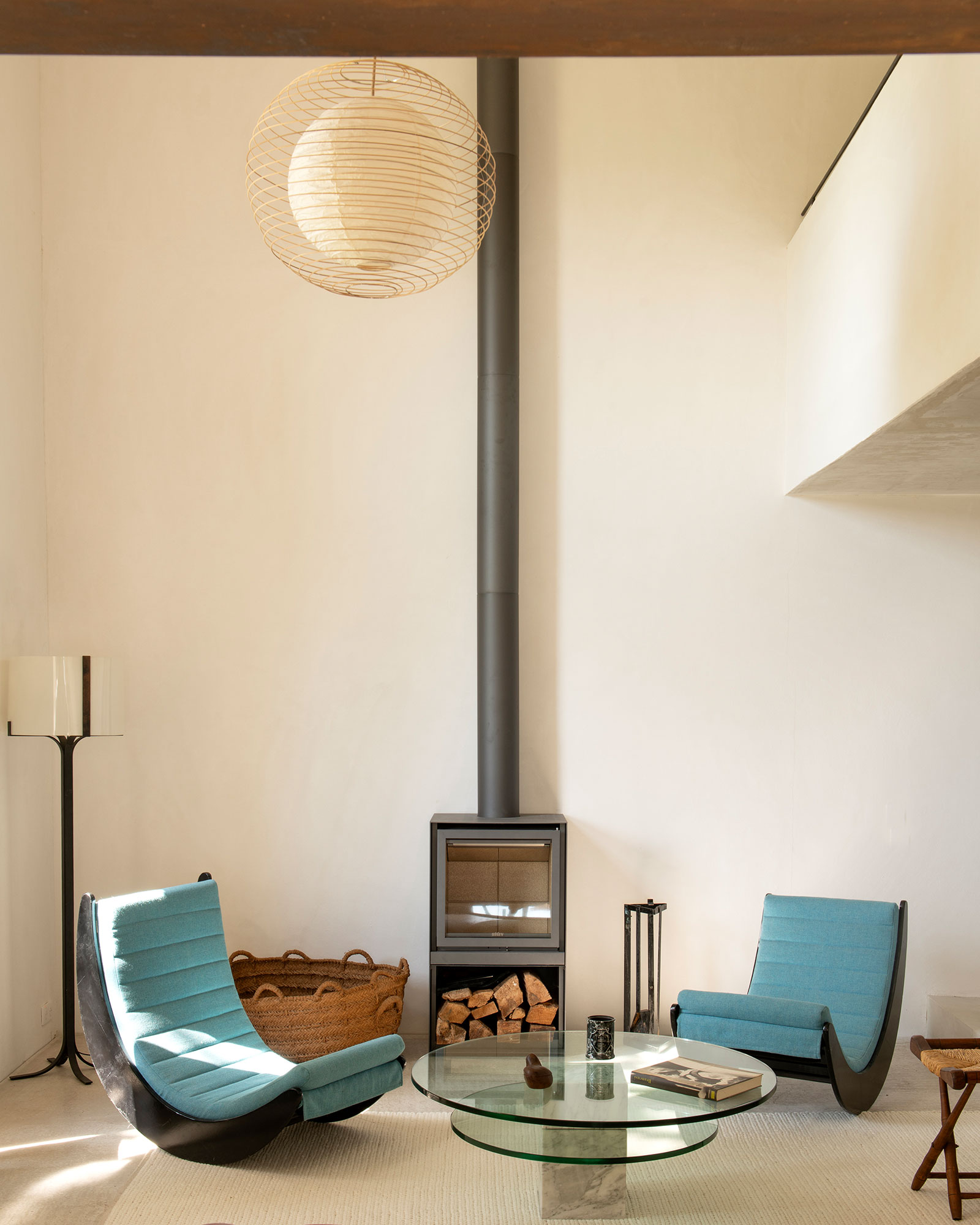 mas-celeste_farmhouse_arles-france_interior-chairs.jpg